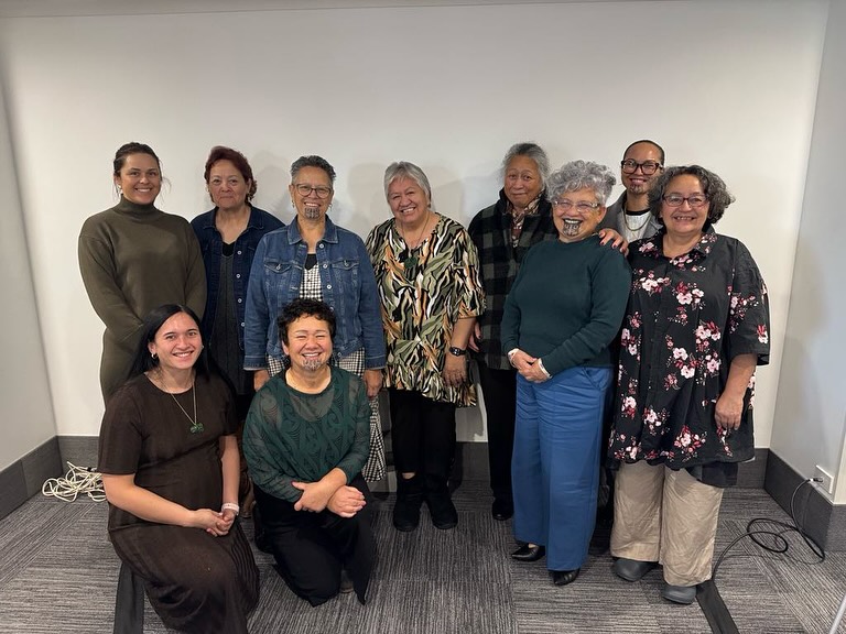 I hui ngā Tarahiti o Te Rūnanga ki te arotake i wā rātou mahi Poari me te poroaki 👋🏽 i a Anaru Rieper 😢 kua heke i tana tūranga Heamana. 🤎
#teataarangi #tereomāori #terunanga #tepūtahi