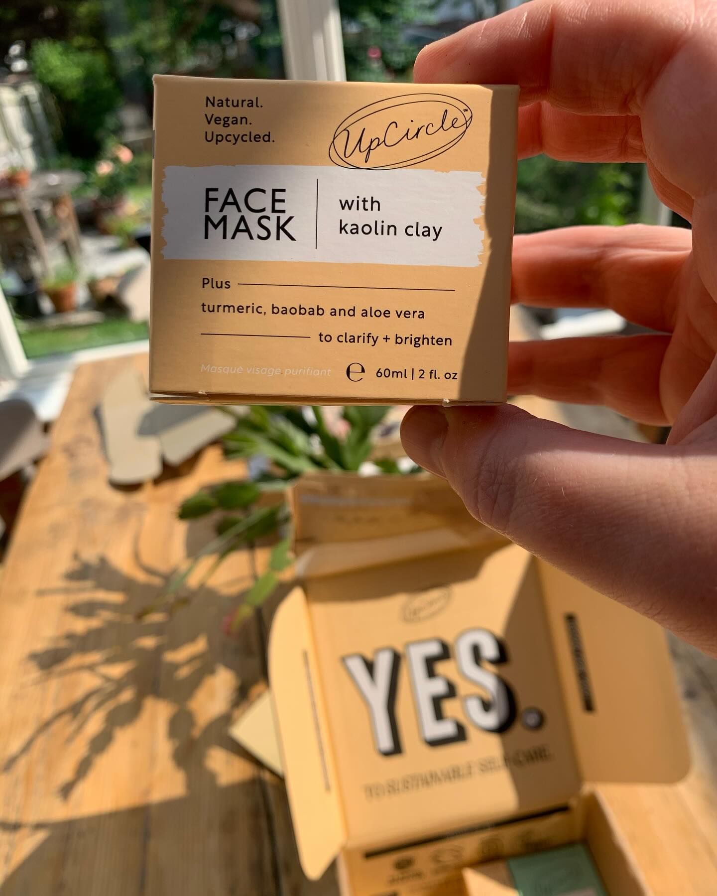 Huge thanks to @upcirclebeauty for gifting me a box of your beautiful products to try out.
UpCircle are known as the pioneers of by-product beauty, up-cycling leftover ingredients from the food industry such as coffee grounds and olive stone powder.
Here @essential.therapies.sidmouth we only use UK made, cruelty free, natural and organic skincare products in all of our holistic facial treatments and I can’t wait to get trying these new goodies out!
#upcirclebeauty #essentialtherapiessidmouth #holisticfacial #holisticfacialist #naturalbeauty #ecofriendly #green #botanicals #ukbeauty #veganbeauty #plasticnegative #naturalhealth #upcycling #ecodevon #workperks