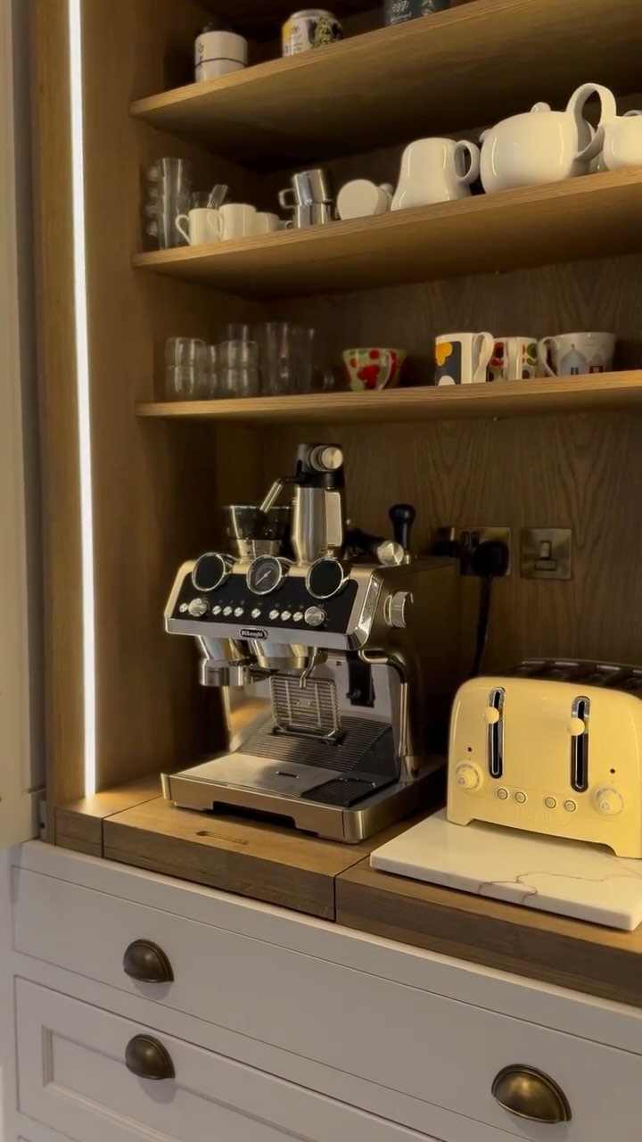 This bespoke coffee nook brings both elegance and function to the kitchen. Designed to keep your worktops clutter-free while still having everything to hand from espresso cups to your go-to beans.
📍Bespoke joinery | Smart storage | Timeless interiors
#KitchenDesign #CoffeeNook #BespokeInteriors #HomeInspo #InteriorDetails #KitchenStorage #HiddenSpaces #DesignThatWorks #WeberCreativeInteriors
