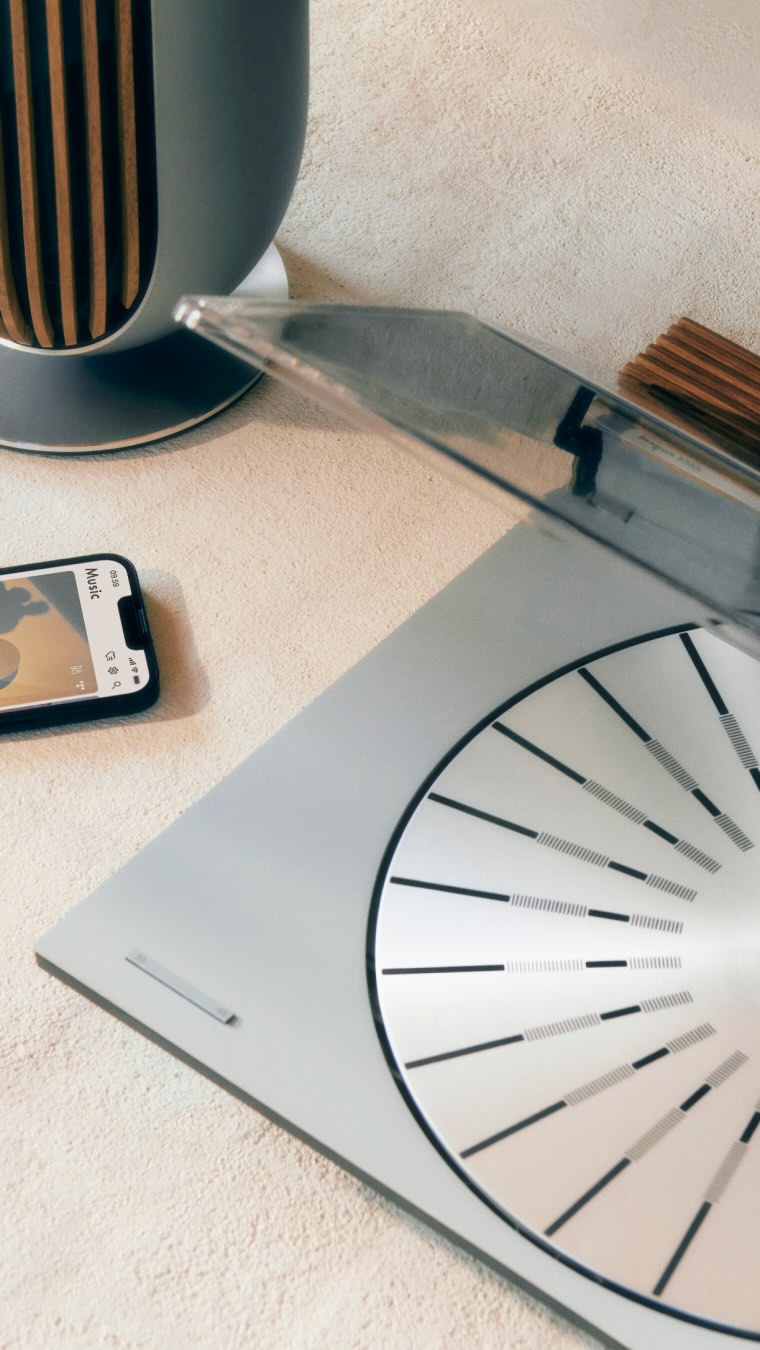 - BEOSYSTEM 3000C -
An iconic turntable from our past meets audio mastery of the future.
#bangolufsen
#turntables
#vintage