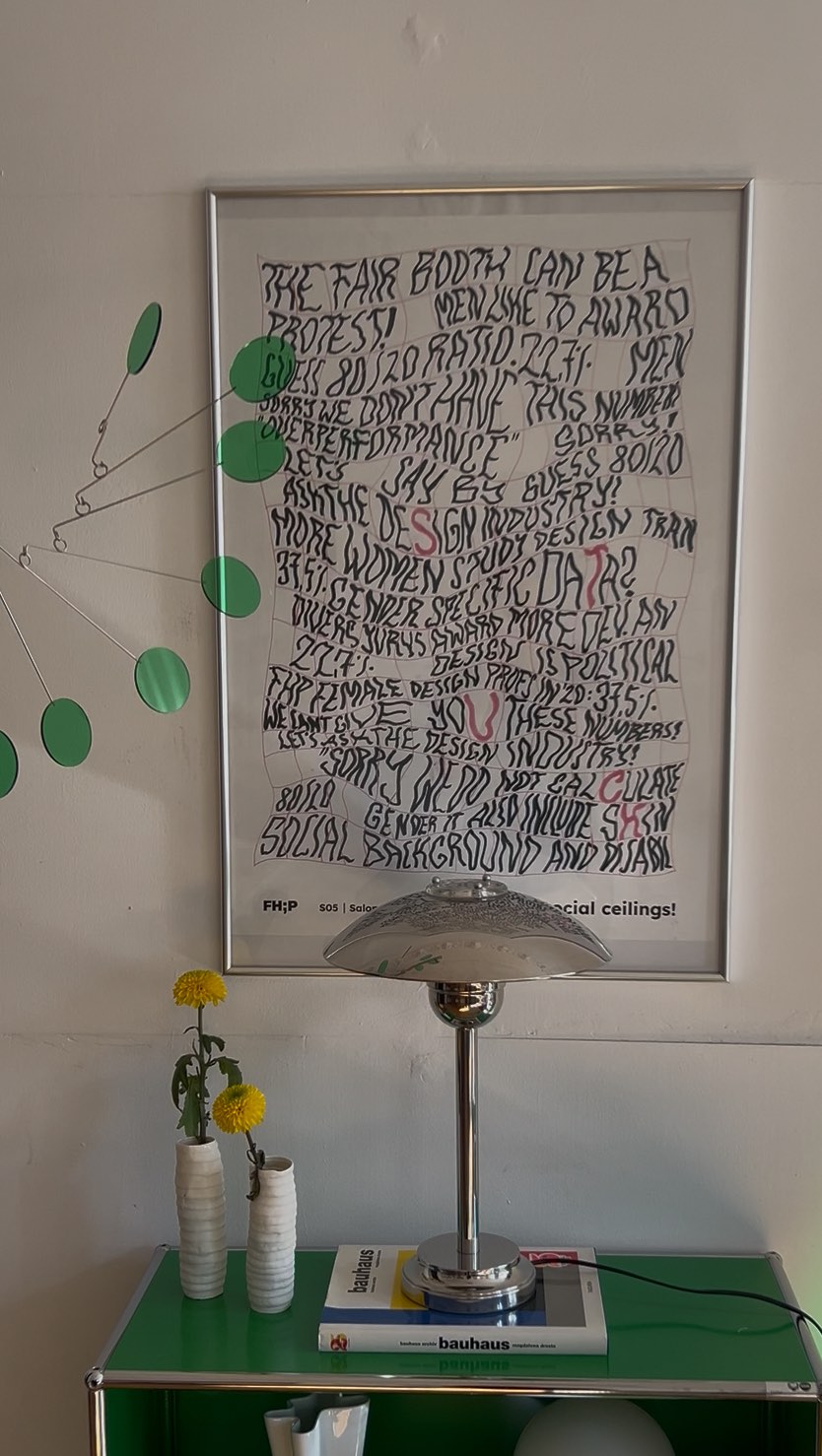 Special order: Mobile 22 in green!!
It looks really cool in this Color and it fits perfectly with my green USM but unfortunately it’s not staying at my place…
If you want any custom order, you can DM me :)
Otherwise the mobile 22 is available in red, black and blue on my website: piecebleue.com (link in bio).
#Kineticmobile #Mobile #Kineticart#MadeInGermany #BerlinDesign #HomeDecor #MobileArt #PièceBleue #Interiordesigngifts