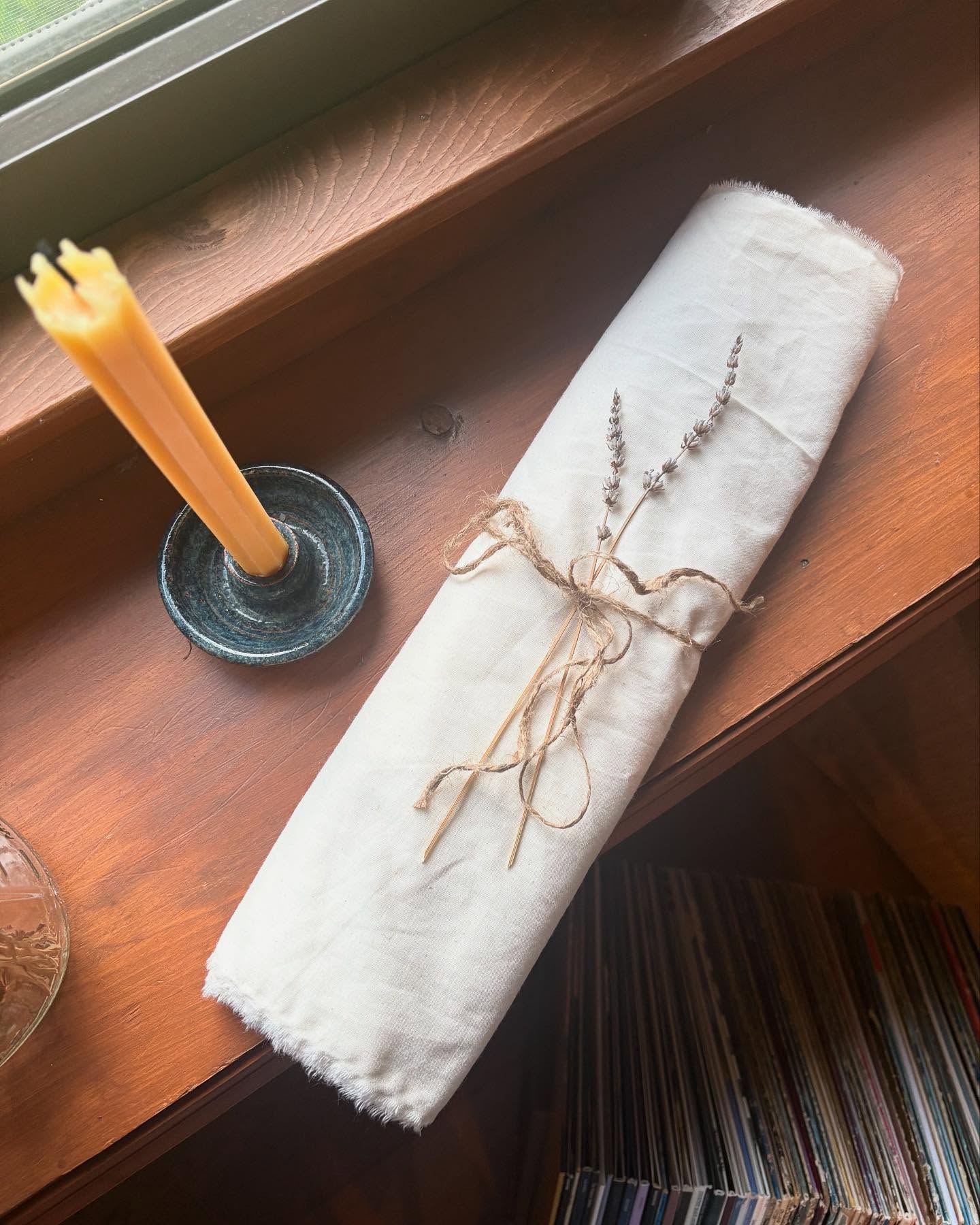 đ¤delivery packageđ¤
Iâve recently added weekly food delivery to my services. When you book this package you can expect 3 nourishing meals (4 servings each), golden breakfast porridge, 2 snacks like my beef liver pâtĂŠ and cashew cardamom rose bites, hand blended herbal tea, and a postpartum herbal bath blendâ¨
Some special add-ons include cotton belly wraps, handmade tallow butter, nipple balm, homemade bone broth, almond milk, and gheeâ¨