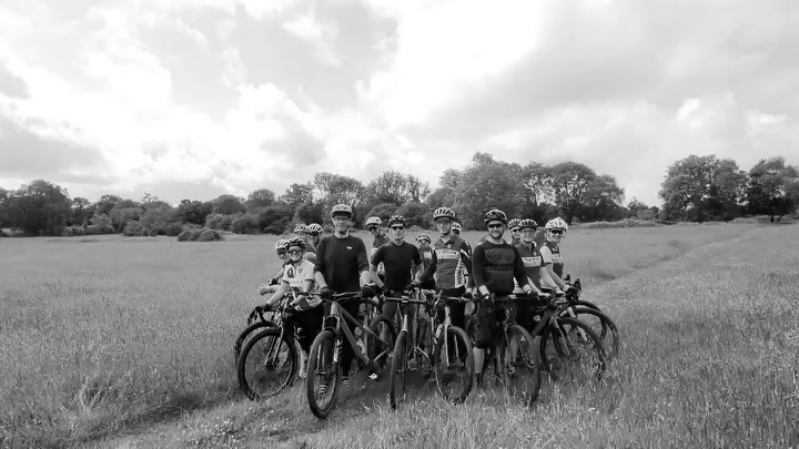 The monthly gravel rides have begun! Fantastic turnout yesterday for a social club #gravel ride, aimed at everyone! The hills were, hills… the sun shone and the coffee and cake was very well deserved! Thanks to the @thebikeshedcafe
Great time was had by all rolling through the North Somerset terrain.
Next one is July 12th. See you there! #clubgravelride #gravelride #clublife #cdrc #clevedonanddistrictroadclub