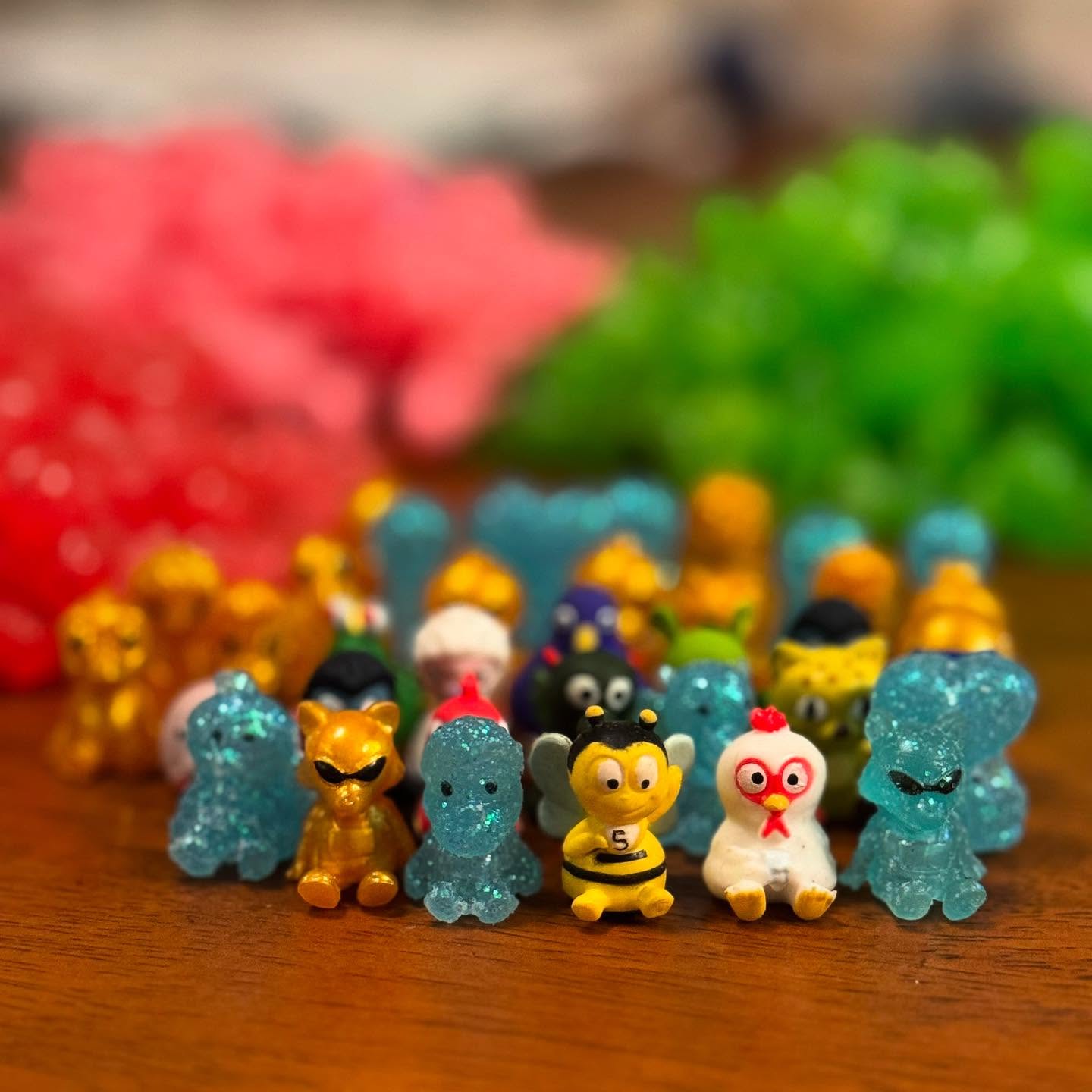 VeeFriends Summer of Minis is HERE!!
Collect all@your favorites from Flexin’ Fox, Empathy Elephant, Fearless Fairy, Gary Bee, and more!!
Vending machine map link in bio!
#VeefriendsMiniSummer #VFMinis #LOUDVending