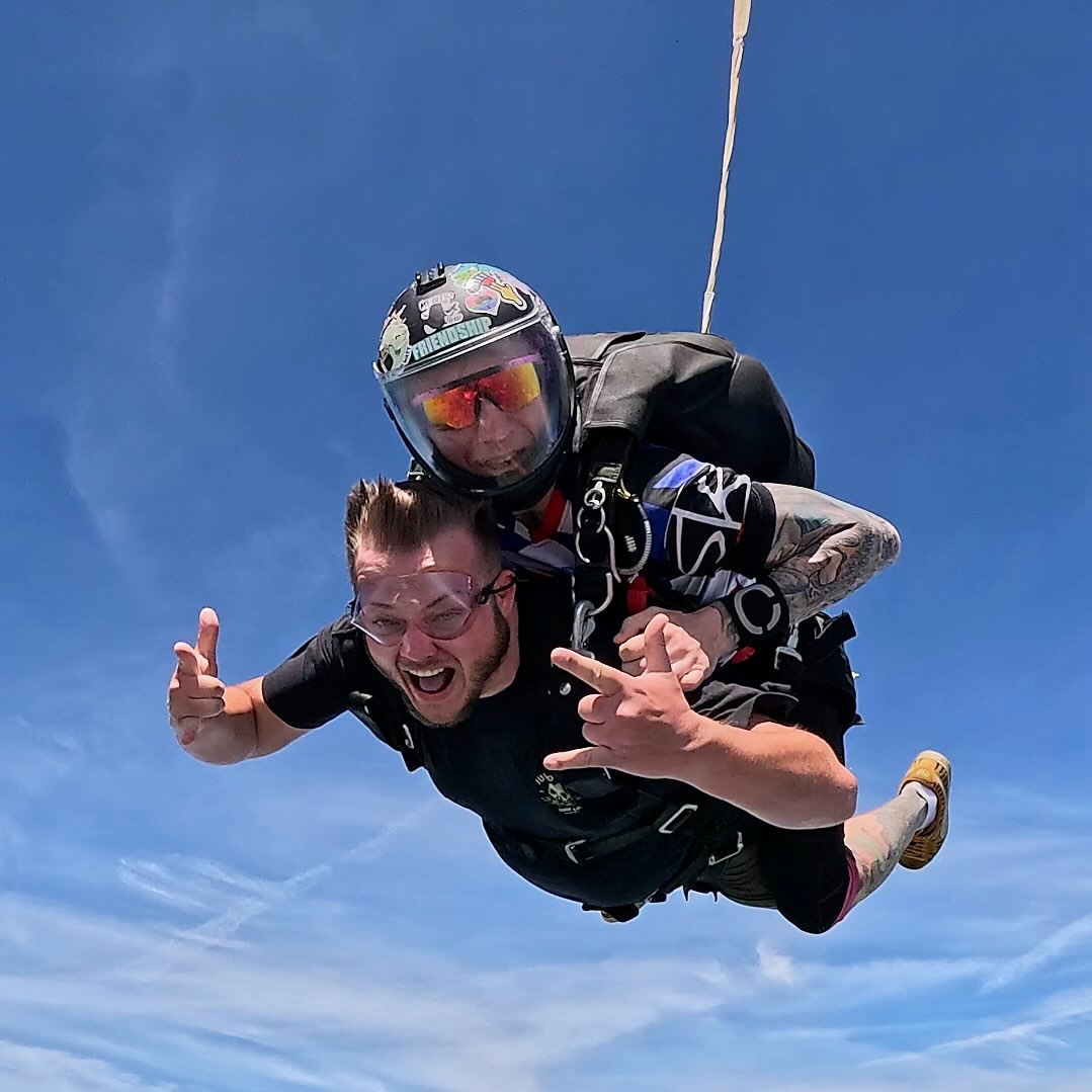 Happy 30th birthday Christian!! I love that you and Hayley took the leap today 🪂. We love you!!