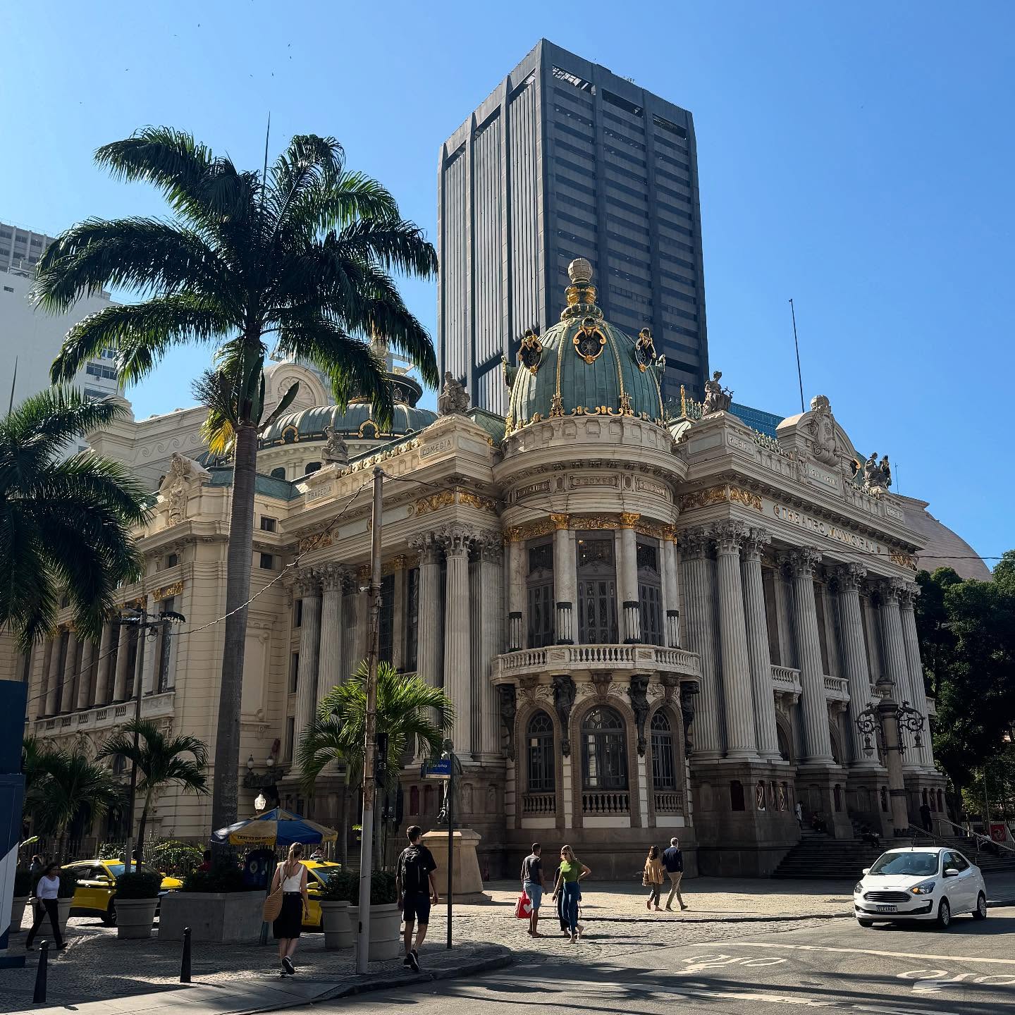 The office for the next 40 days.
#theatromunicipal #tmrj #pecheursdesperles #bizet #zurga #baritone #opera #livingthedream #thatoperalife #artist #belcanto #classical #classicalmusic #classicalmusician #concert #instagood #music #musica #musician #operahouse #operalife #operalover #operasinger #operasingerlife #operasingers #operasingersofinstagram #singer #teatro #voice