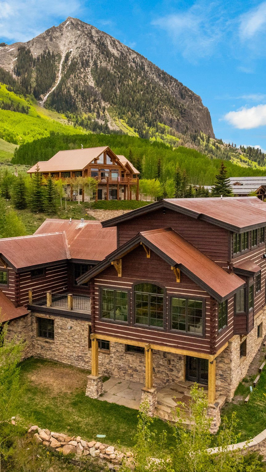 Your dream mountain home is here!
6 beds | 7.5 baths | 6,382 sq ft of pure Colorado luxury. Located at the end of a cul-de-sac with direct access to Crested Butte Mountain Resort.
✓ Ski/Hike in & out
✓ Spectacular living spaces
✓ Steam sauna + hot tub deck with alpine views
✓ Heated 2-car garage
Live full-time or escape seasonally—this home is built for both.
📍59 Summit Rd, Mount Crested Butte
DM for more info or a private showing!
#MountainLuxury #SkiInSkiOut #CrestedButteLiving #ColoradoRealEstate #LuxuryHome #crestedbutterealestate #crestedbutterealestatebroker #mtcrestedbutte #skicb #signaturepropertiescb