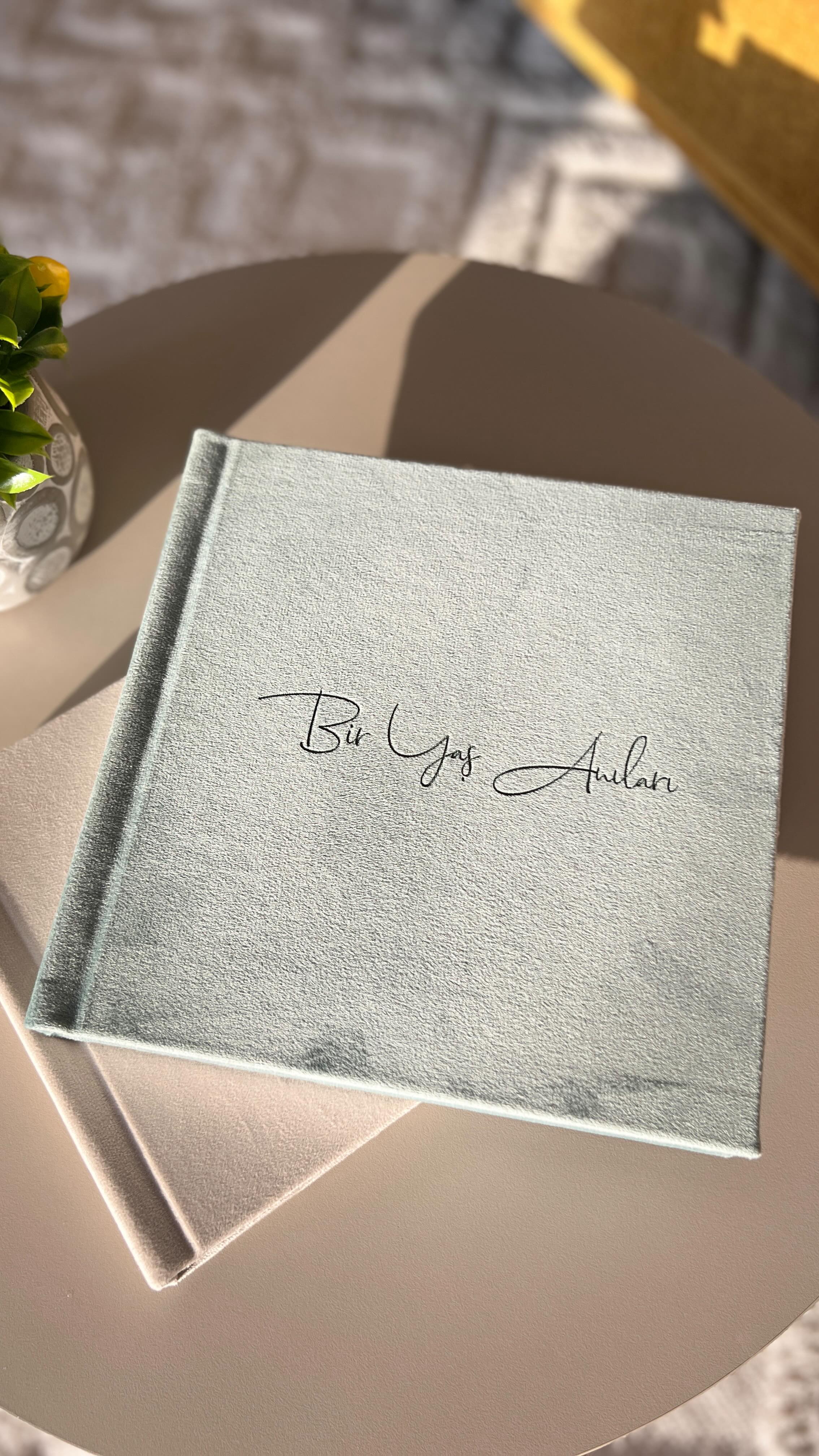 📣Albüm tanıtımımız yayında.
En özel anlarınızı ölümsüzleştirmek için tasarlandı…
⠀
Her detayında sevgi, her sayfasında anı.
⠀
#dreamnestphotography #albüm #babyphotography #sancaktepefotoğrafçı #istanbulbebekfotoğrafçısı #sancaktepebebekfotoğrafçısı #bebekalbümü