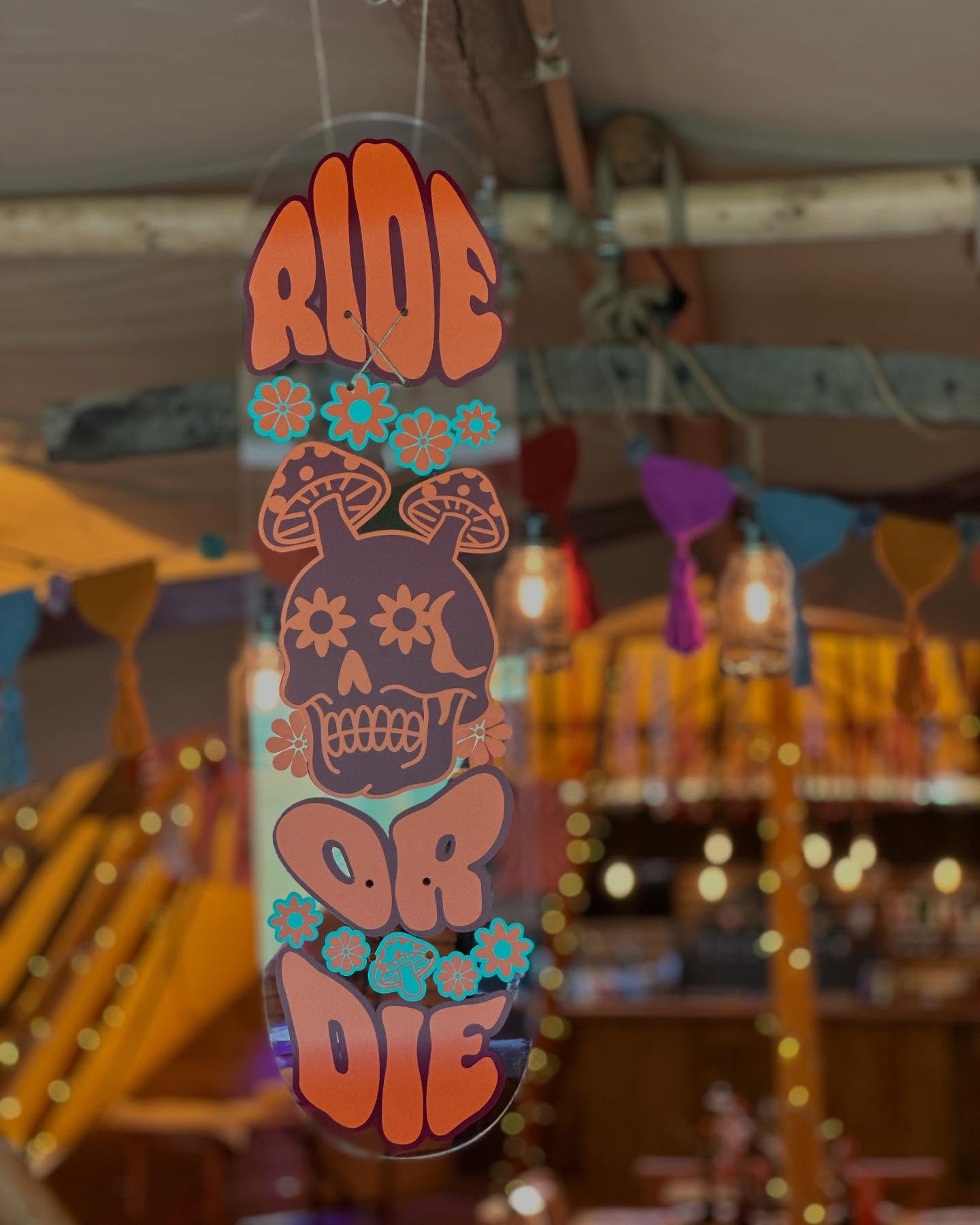 WOW what a weekend! 🤩 They forecast grey, rain and lightning!⚡️ We got nothing but colour, sunshine and good vibes! 🌈🪩🎸🎷