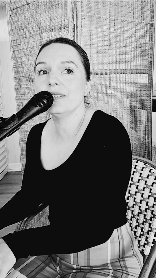 Heres how I use my live-looping when I gig.... "dreams" by the Cranberries
I'm super critical of myself sometimes...
There were a gazillion reasons I found to not post this video... How certain notes sounded, how I looked when...., the phone isn't close enough to the speakers... etc...
But then I thought... This is live. It's real. I put a black and white filter, but other than that, this is what it was at 9.30am in Mollymook on a Sunday morning. It was a bit windy. The place was busy. I just had a latte.
Life's too short not to share.
Xoxo
.
#livelooping #vocallooping #harmony #femaleartist #thecranberries #originalmusic #coversong #annalieseszota #livemusic #shoalhaven #pianist