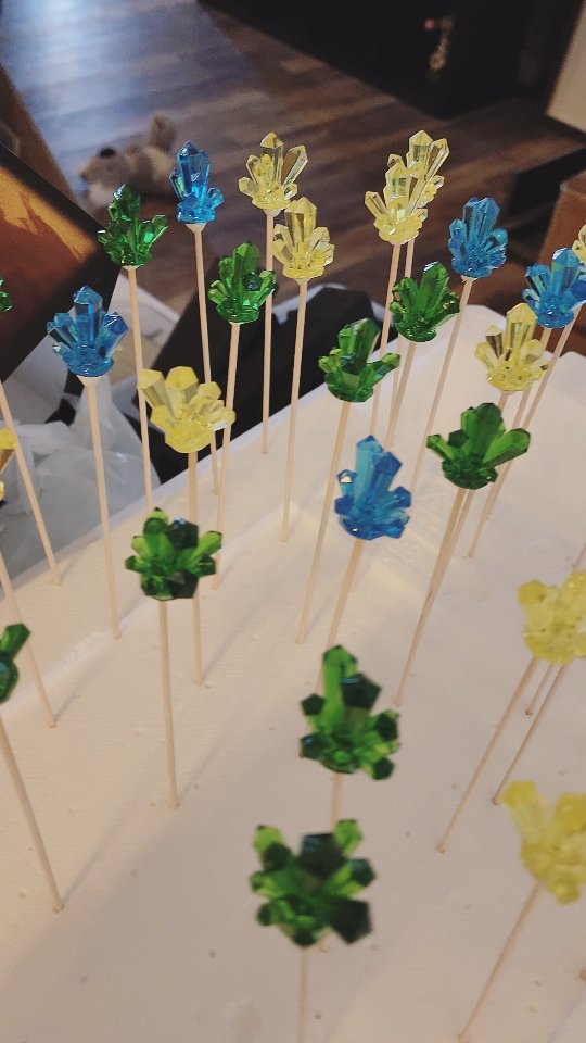 Putting the final touches on these affiliate copies of Articulate Earth before shipping out! 📦 🔜🗺
#warblerwarlockgames #boardgames #articulateearth #familygame #tabletopgames #gamedesign #travel #explore #Gamefound