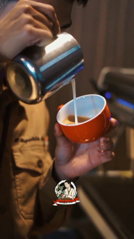 Sharing, calibrating, and cleaning are part of our weekly visit SOP all our partner hotel. This week is with super team of @harperperintismakassar 🫰