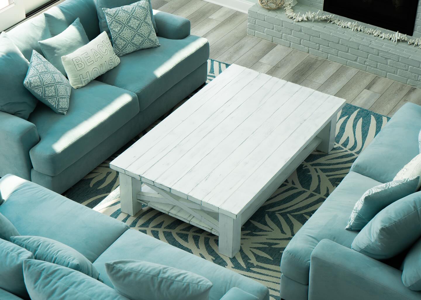 Brandon and I love when we get the opportunity to…
1. work with someone we’ve worked with before, and
2. design and build multiple pieces of furniture for a single space
This project allowed us to do both! We created a massive coffee table worthy of being a centerpiece, complimented by two matching end tables. The heavy distress fits perfectly in this gorgeous bayside home!
#pathdesign #pathdesignco #followyourpath #furntiure #customfurniture #furnituredesign #bespokefurniture #hardwoodfurniture #studiodesk #woodworking