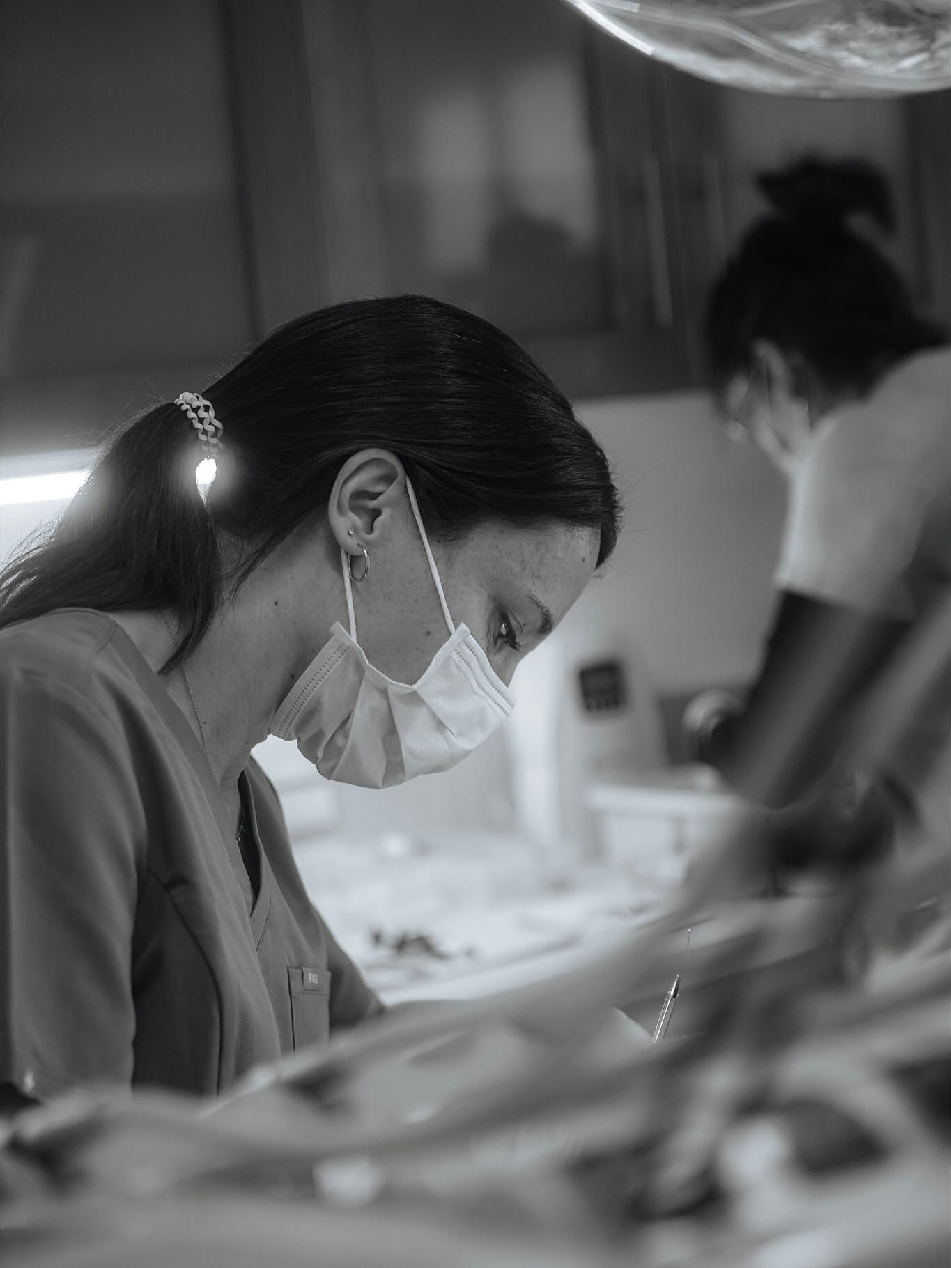 Doctora Joana Planas en acció 🦷✨
…
📸: @lesfotosdeltet
#karpura #odontologiaholistica #girona