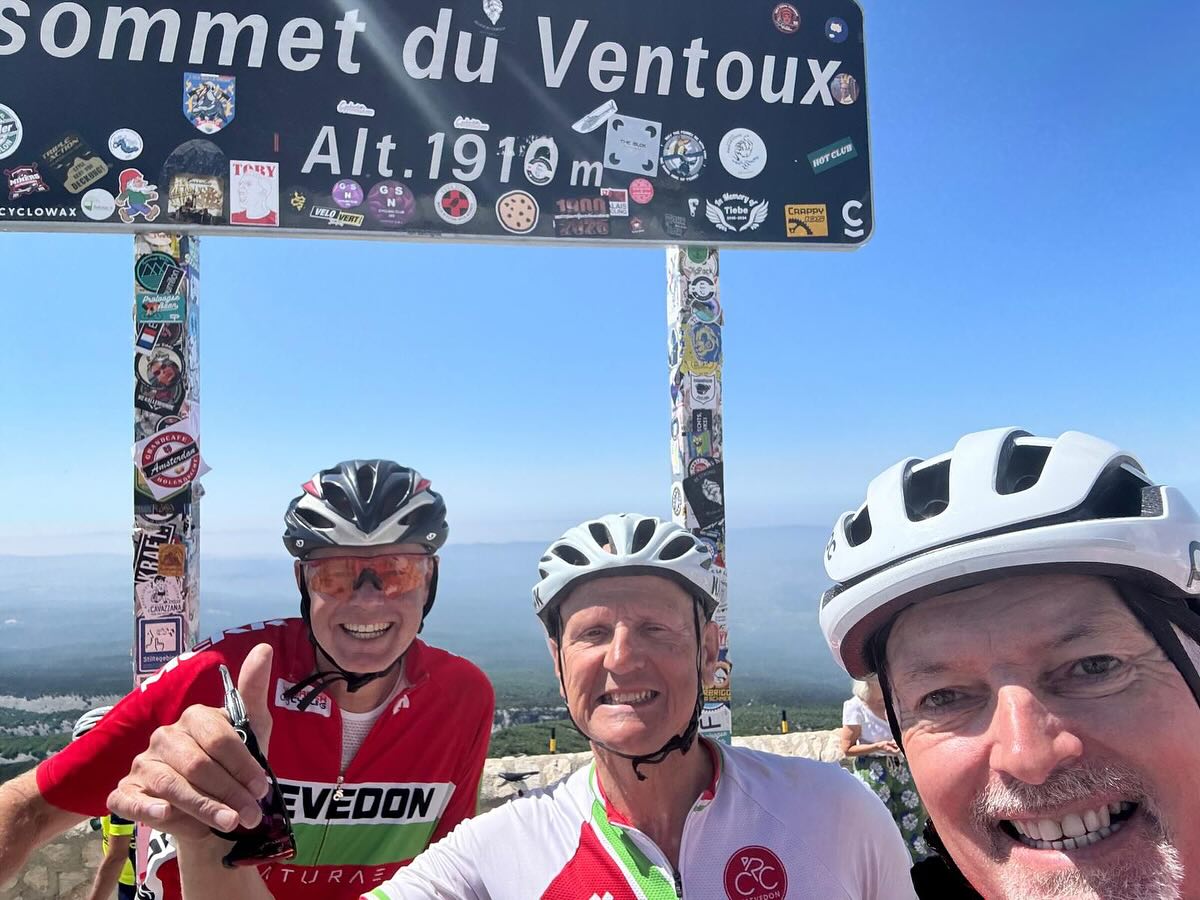 CDRC riders get everywhere..! Michael, Allan and Paul donned their jerseys and headed over to France 🇫🇷.
They took on a 10 day challenge riding from Ouistreham on the north coast to Nice on the Mediterranean coast.
They covered 850 miles and 18,000 metres of climbing, including riding up Mount Ventoux 🚵
Absolutely brilliant effort chaps!
Those smiles say it all! 🤩 A massive chapeau on such an incredible ride. #mountventoux #france #cdrc #clevedonanddistrictroadclub