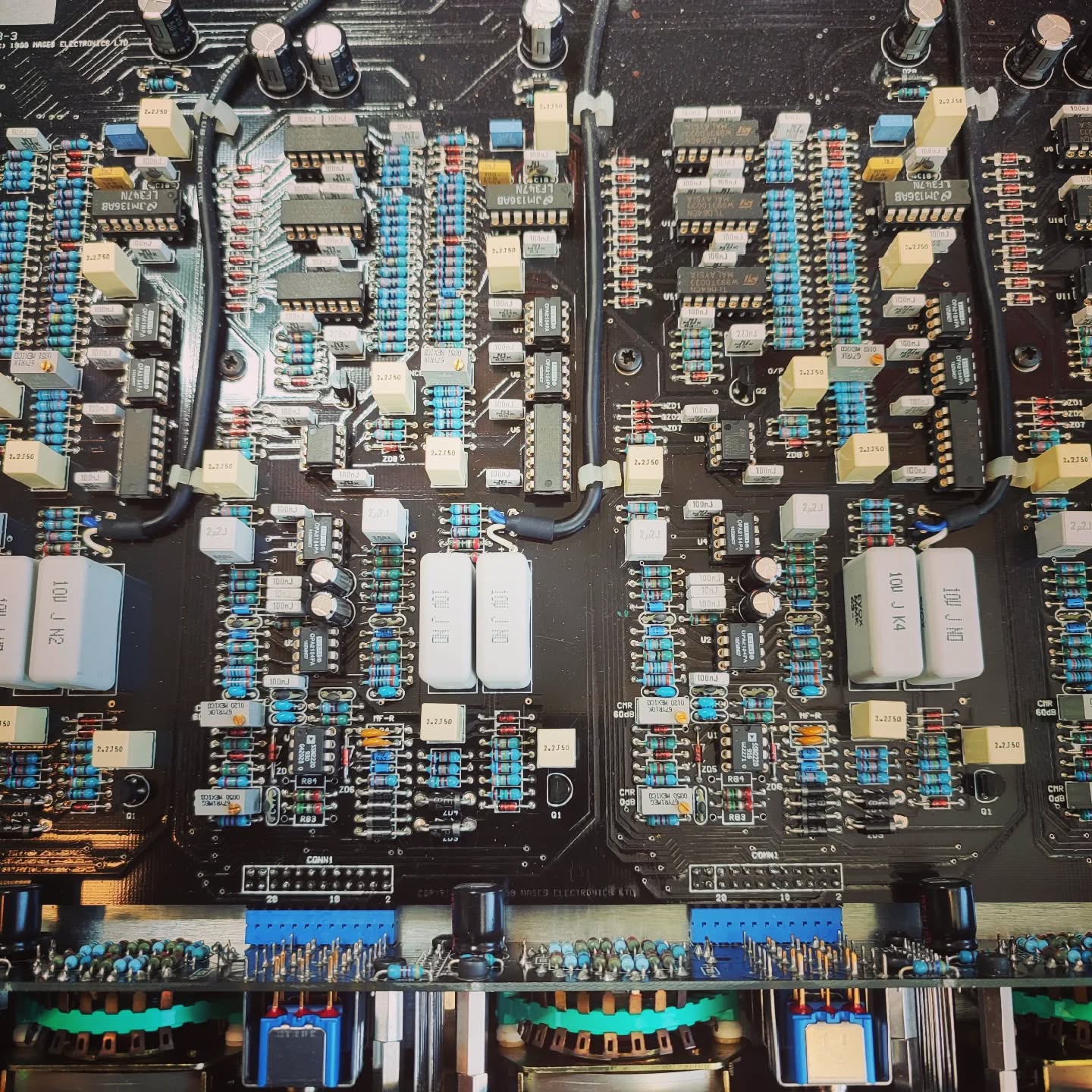 "C'était la mode à l'époque "
Prêt pour l'été !
#electronicrepair
#audiorepair
#workbench
#amptech
#coffee