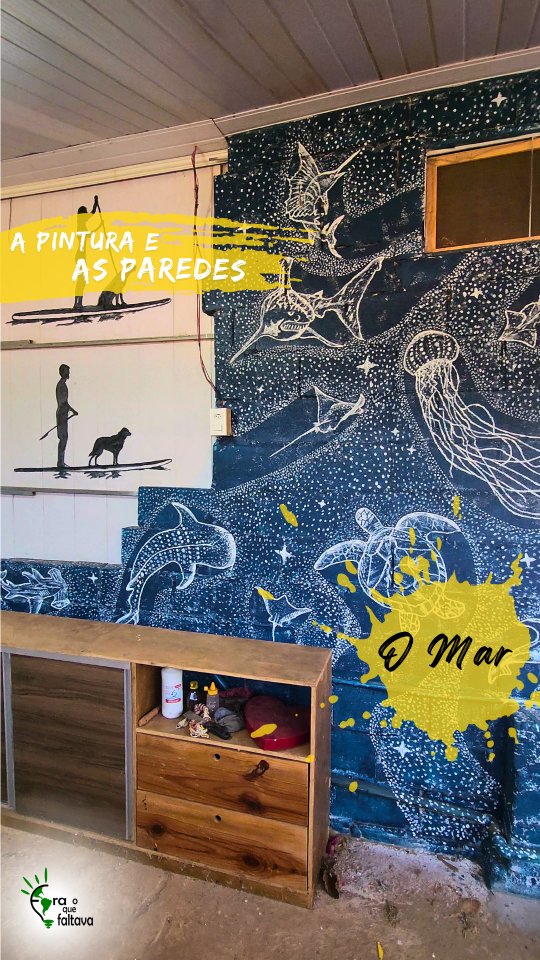 E pra completar o outro lado da nossa seção praia, nada melhor que homenagear o reinado do grande motivo da minha motivação de ir morar na praia, o mar! 🌊
Nossa antiga parede de blocos de cimento de concreto cru passou a ter vida, literalmente… e a beleza dos nossos futuros novos vizinhos…🐋🪸
#eraoquefaltava #pintura #mar #escolademarcenaria