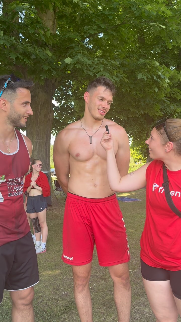 Beim Volleympics in Forst hab ich mal nachgefragt – und die Antworten? Richtig spannend! 🗺️
➡️ Manche sind direkt von hier, quasi mit dem Fahrrad rübergerollt 🚲
➡️ Andere? Über 4 Stunden Fahrt auf sich genommen, nur für dieses Turnier! 🚗💨
Das ist Leidenschaft, das ist Volleyball – und genau das macht dieses Event so besonders! 🏐🔥
Seid ihr von hier oder weiter weg?