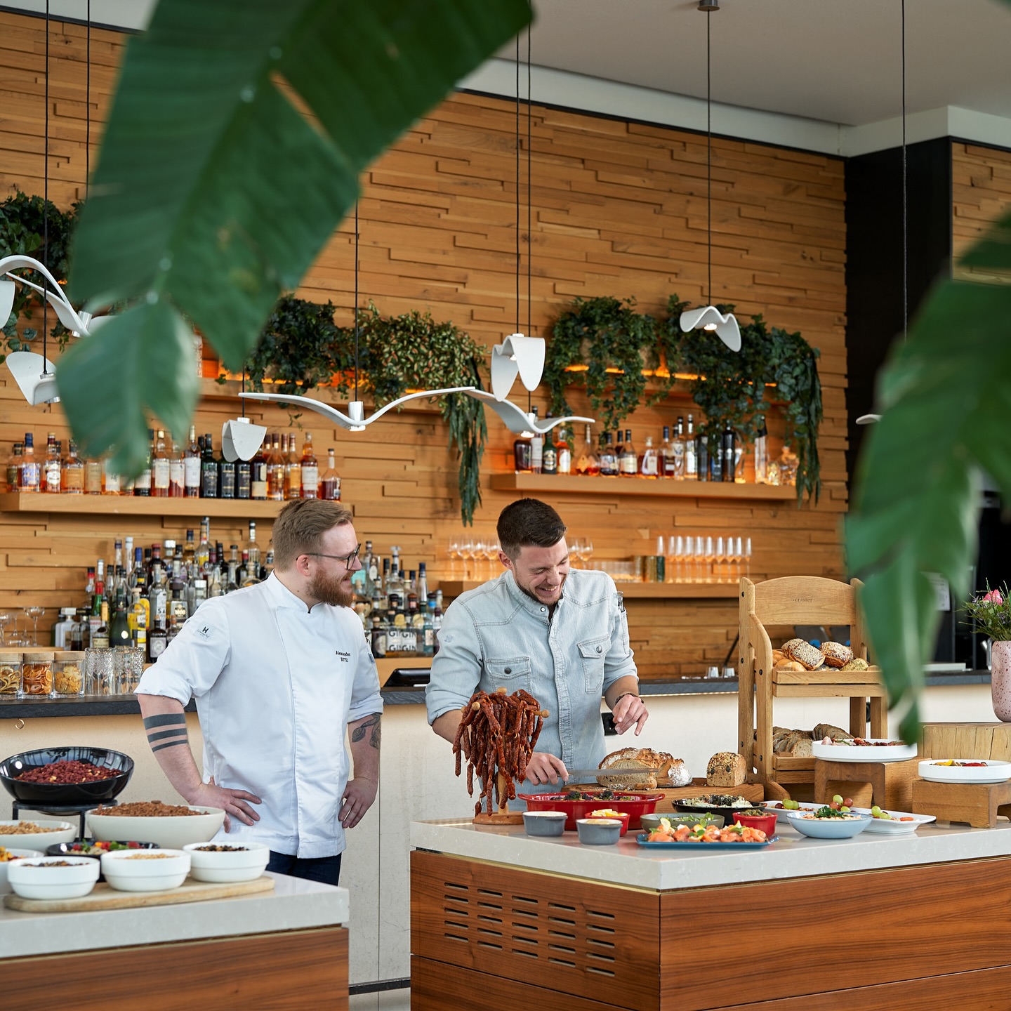 🌞 Searching for the perfect breakfast spot? Aurora Rooftop is where your mornings shine. Start your day above the city with delicious dishes, fresh coffee, and breathtaking views.
#aurorarooftopbar #breakfast #breakfastgoals