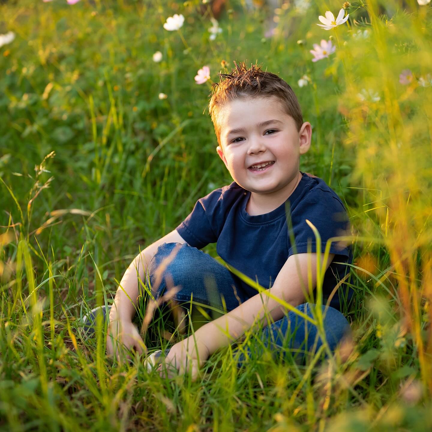 Sunshine, flowers, and a smile that lights up the whole world. Pure magic in every little moment. 🌼✨😊
#JohannesburgKidsPhotographer #ChildhoodJoy #MagicalMoments #LittleSmiles #NatureAndChildhood #JhbPhotography #ContentByNicole