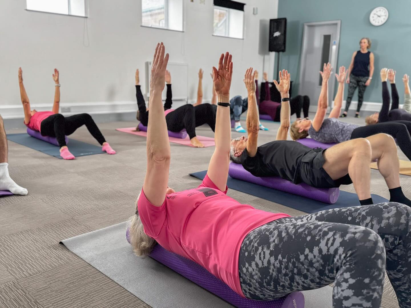 🙌 Hands in the air if you love a #FoamRoller ? 🤩
Next week is the last of this block and so they’ll be out for all our classes, and as usual we’ll be using them to:
🌀 CHALLENGE balance and stability, and give us some feedback on how and where we can improve
🌀 Help to RELEASE stiffness around hips, shoulders and spine
🌀 Add some variety and FUN to classes - as we all know exercise is doubly rewarding and enjoyable when you’re relaxed, right?
This also means that bookings for our summer term will open shortly - get in touch if you’d like to secure a spot to join us 🤗
#pilates #pilatesclass #shrewsbury #newterm #pilatesprops #pilatesinstructor #backcare