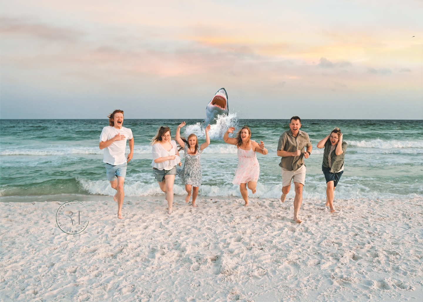This family asked for a ‘shark selfie,’ and you know me? Nailed it! 🦈 They were a blast, fun adventurous and full of laughs! Shoots like this make my heart do a happy dance! ♥️
#Sharkinthebackground
#Beachfun
#RunFromTheShark
#funphotoshoot
#SharkAttack
#destinbeach
#JawsMoment
#funnypics
#nextxmascard
#familyphotographer
#funnyposts #funnypic
#familyphotography #familyphotoshoot #lifestylephotography #seniorportraits #maternityphotography #newbornphotography #cakesmashphotography #seniorphotographer