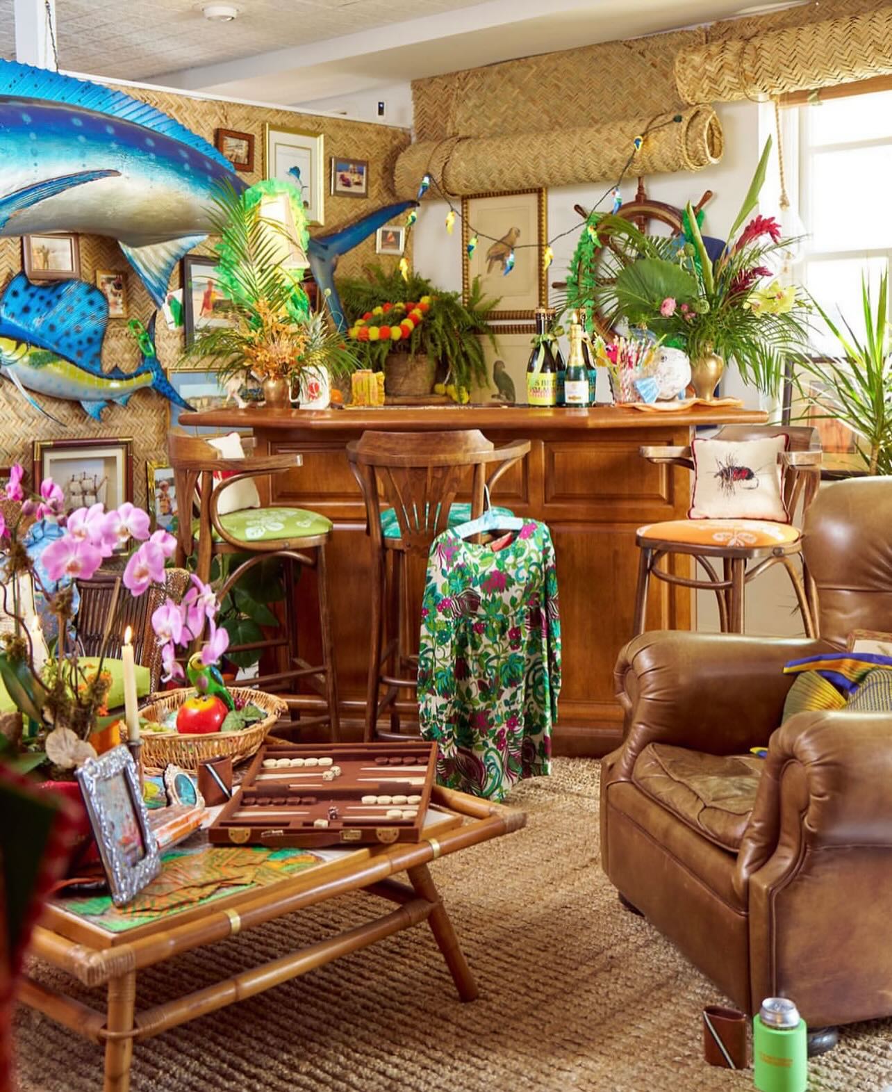 It’s summer shopping season ☀️
So fun to see your #PBRFinds pop up in some of the most gorgeous boutiques around the country.
Coffee table @conigliopalmbeach in Charleston ☀️ Lounge chairs and daybed @rollerrabbitofficial in Southampton design by @arielokin ☀️ Rattan chairs @asha in Nantucket
☀️ Sunny days ahead! Tag us with your #PBRFinds for a chance to be featured.
#palmbeachregency #floridavintage #interiordesign #designinspo #nantucketisland #thehamptons #charleston #palmbeach
