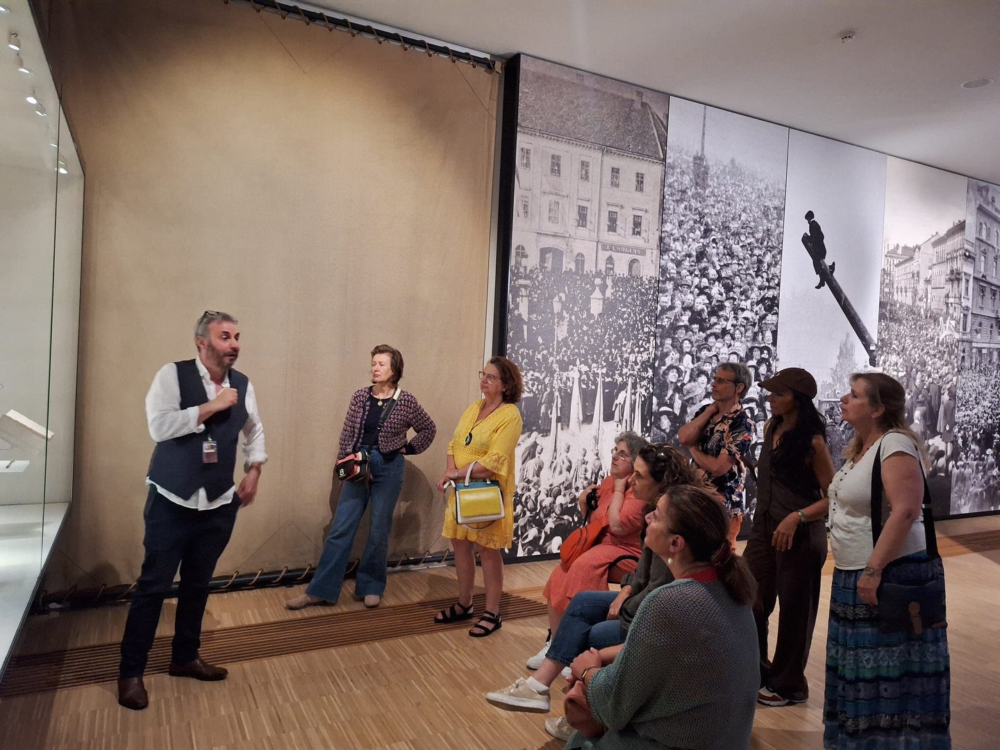 On Sunday, we joined the “Women in Diversity” event, followed by a guided tour at the @houseeuropeanhistory