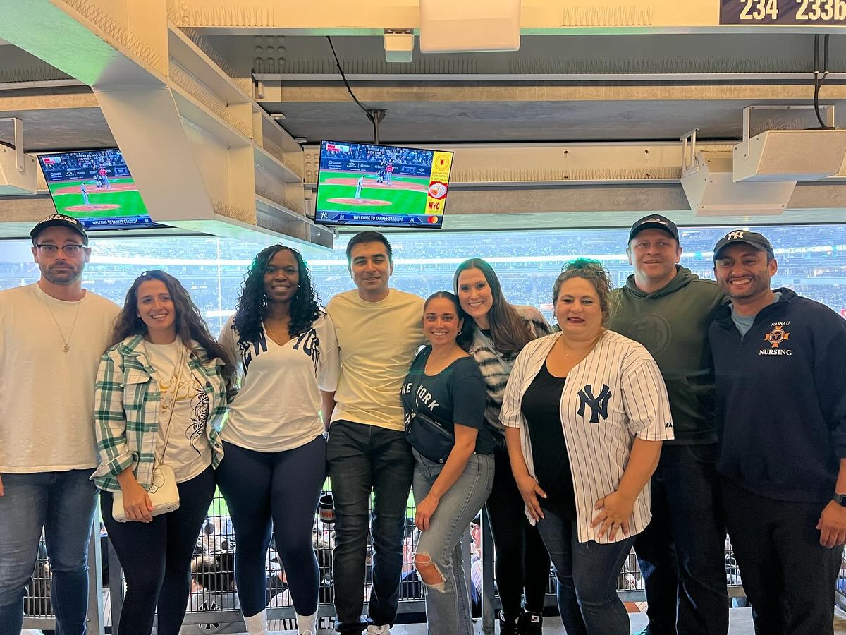 Wellness Day!
.
.
.
.
.
#residency #emergencymedicine #PGY1 #PGY2 #PGY3 #yankees #bronx #longisland #NYC #baseball #wellnessday #resident #fun #family #2025 #aamc #EMRA #medicine