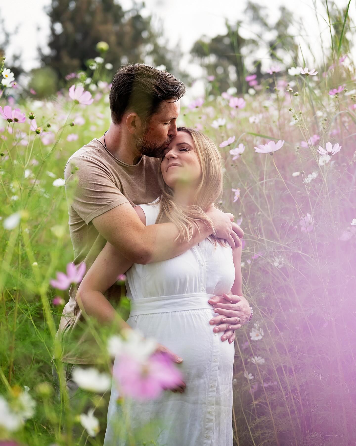 Love grows here — a tender kiss, a promise, and two hearts ready to welcome new life surrounded by nature’s embrace. 🤍🌸
#JohannesburgMaternityPhotographer #MaternityLove #PregnancyJoy #CoupleGoals #JhbPhotography #MomentsThatMatter #ContentByNicole