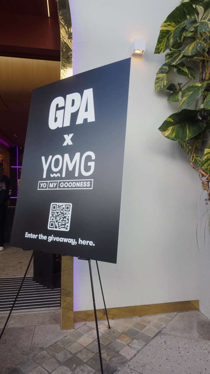 When great taste, meets great style ✨ last Saturday we celebrated the collaboration of @gpa_________ and @yomgburgers with an exciting giveaway to first 100 visitors & some funky tunes from DJ @emrosereid !
Big thank you to @baylypr for putting on this amazing afternoon of delicious food, fashion and funk!
#livemusic #eventplanning #goldcoastevent #queenslanddj #djmusic #athleisurewear #fashion #style #yomg