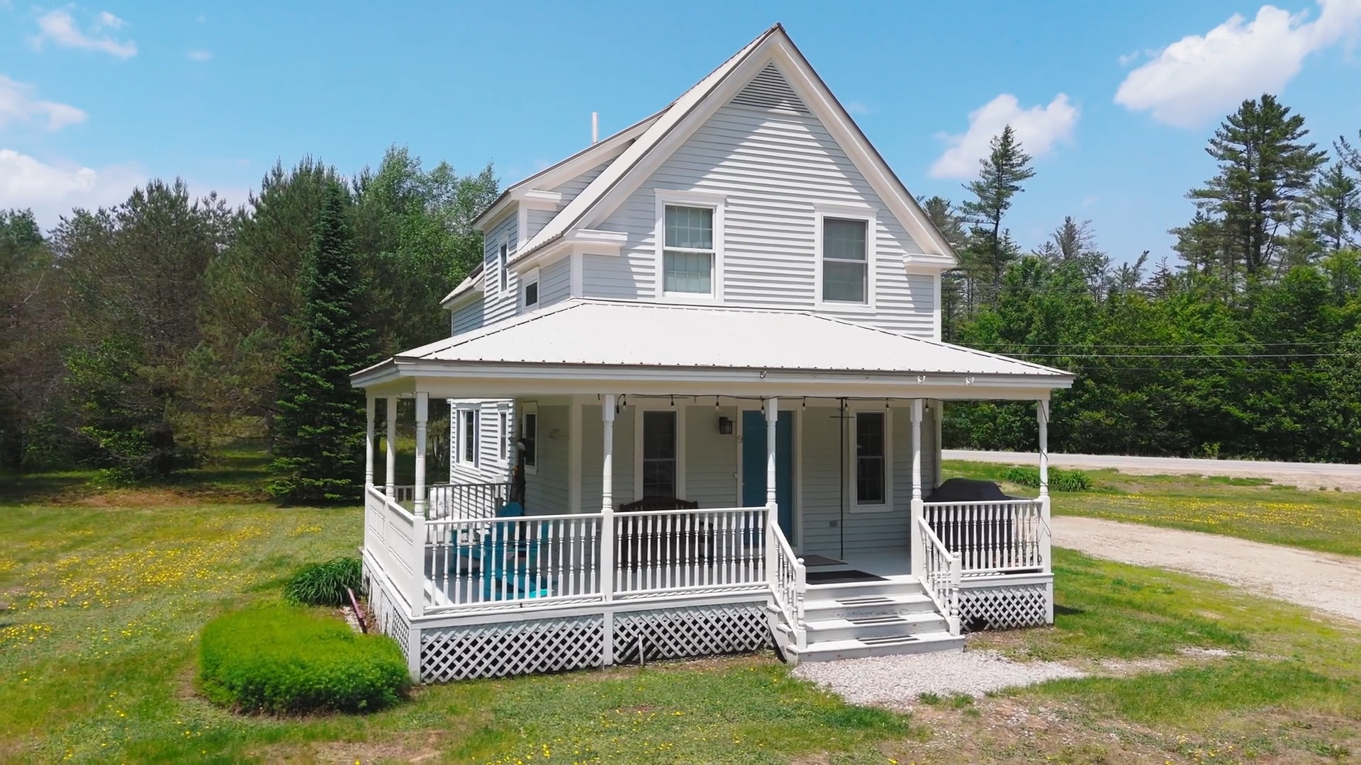 Our newest listing is ideal for outdoor enthusiasts, with snowshowing, hiking, and biking trails right outside your door, and close proximity to the slopes of @sundayriver. Contact us today to schedule a tour of 9 Crosby Lane in Newry.