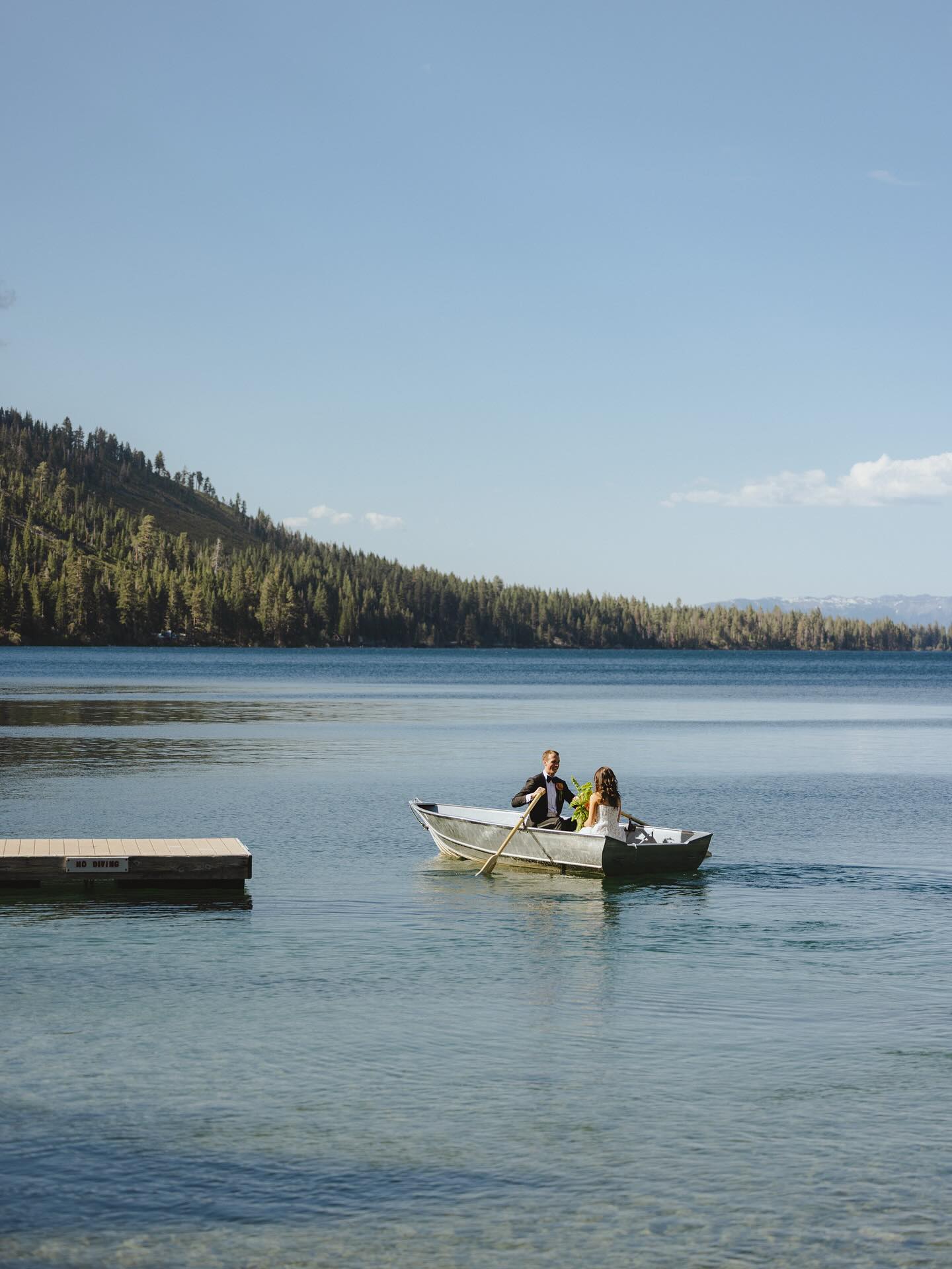 a few of my favs from Seamus & Sam’s magical wedding day at the most beautiful venue 🥹🫶🏻 photos by @miapolcyn
vendor team:
Venue, Catering & Bar: @stanfordsierra
Coordinator: @eventplanningbyannie
Photographer: @miapolcyn
Film Photographer: @emmawynnpaul
Videographer: @peterpaulfilms
Band: @ideateamband
Florist: @dasluz.sf
Hair: @kissandmakeuptahoe
Makeup: @kissandmakeuptahoe