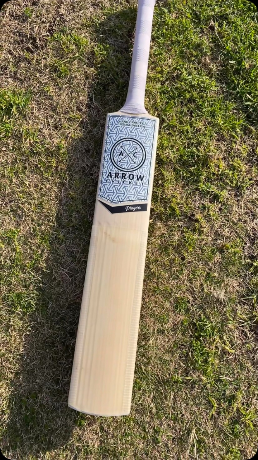 Who needs a new bat for the upcoming season! 🙋🏻♂️ hit us up if you do! Soon we will be adding them onto our site!
#cricketbat #englishwillow #englishwillowcricketbat #playersgradebat