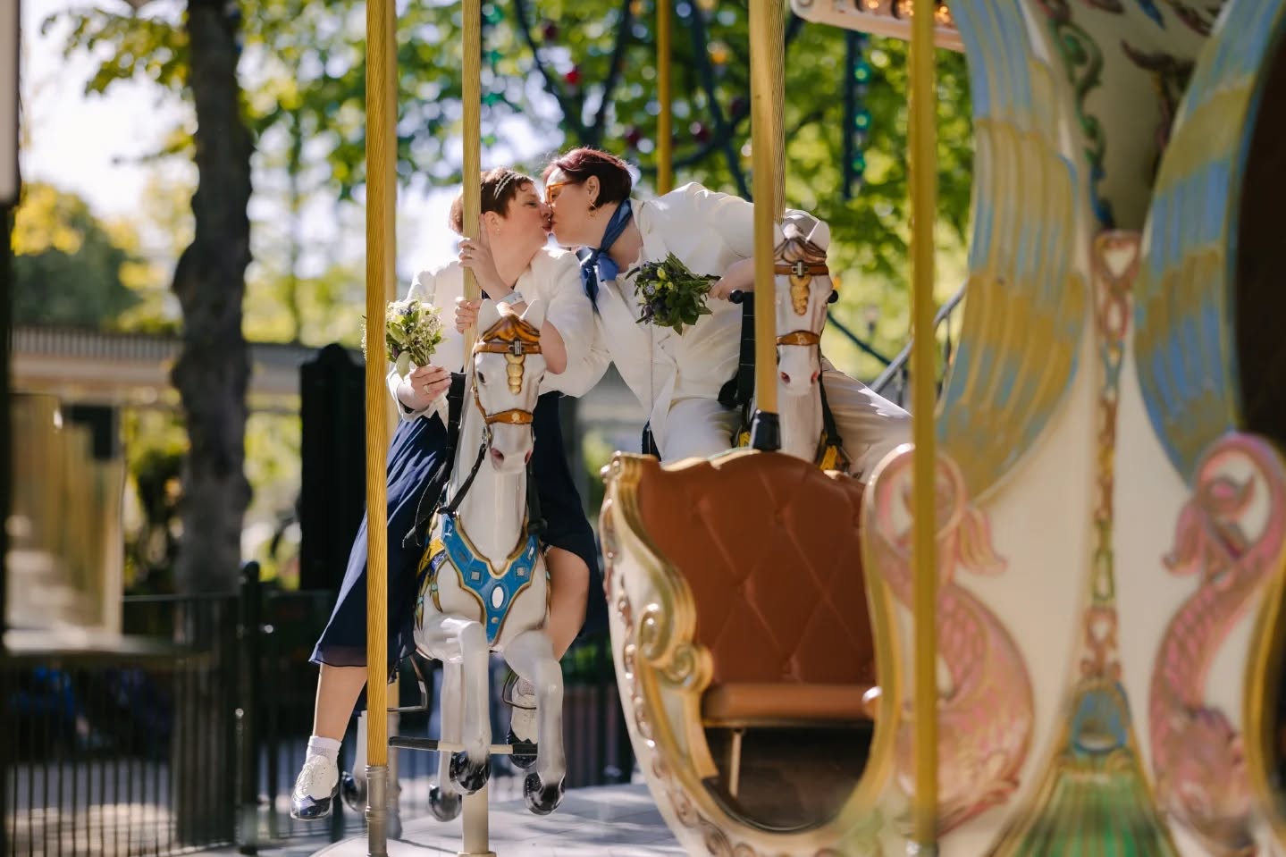 ❤️ TWO BEAUTIFUL SOULS ❤️
One unforgettable day.
🇩🇰 In the heart of Copenhagen, they said yes to love, to dreams, to forever 💍
✨️Because when it’s real, you just know 🌈
________________________
🏩Wedding Planner: @nordicadventureweddings
▪︎
▪︎
▪︎
▪︎
#loveislove @lovewins #twobrides #elopementindenmark #beinlens #nordicadventureweddings #danishweddingphotographer #weddingphotoandvideocopenhagen #copenhagenelopement #свадебныйфотографвкопенгагене #copenhagenphotographer #photographercopenhagen #elenabelevantseva #elopementphotographercopenhagen #свадьбавкопенгагене #danskebryllupsfotografer #copenhagenweddingphotographer #bryllupsfotografsjælland #elopementdänemark #bryllup2025 #bryllup2026