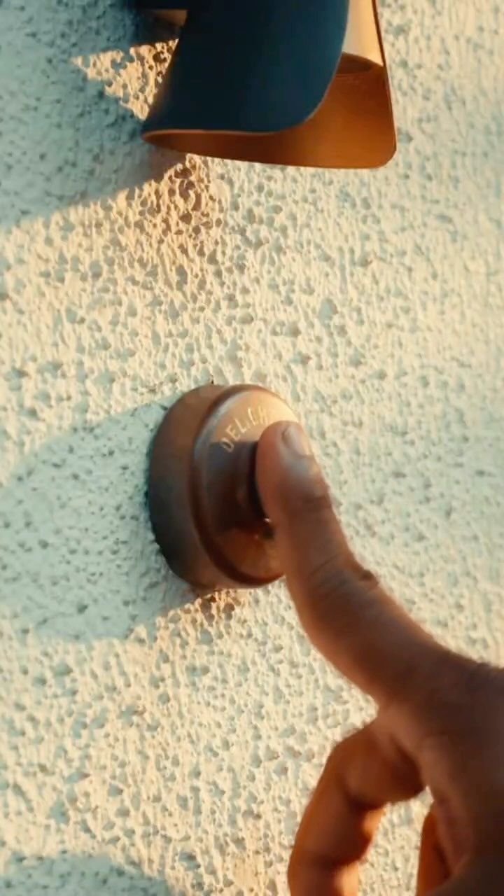 Is this little clip the background
music that hassles your home, often?
Then check out if #Milkbasket full supermarket grocery delivery serves your building.
No doorbell, no OTP, no checkout. Just 7 am silent delivery.