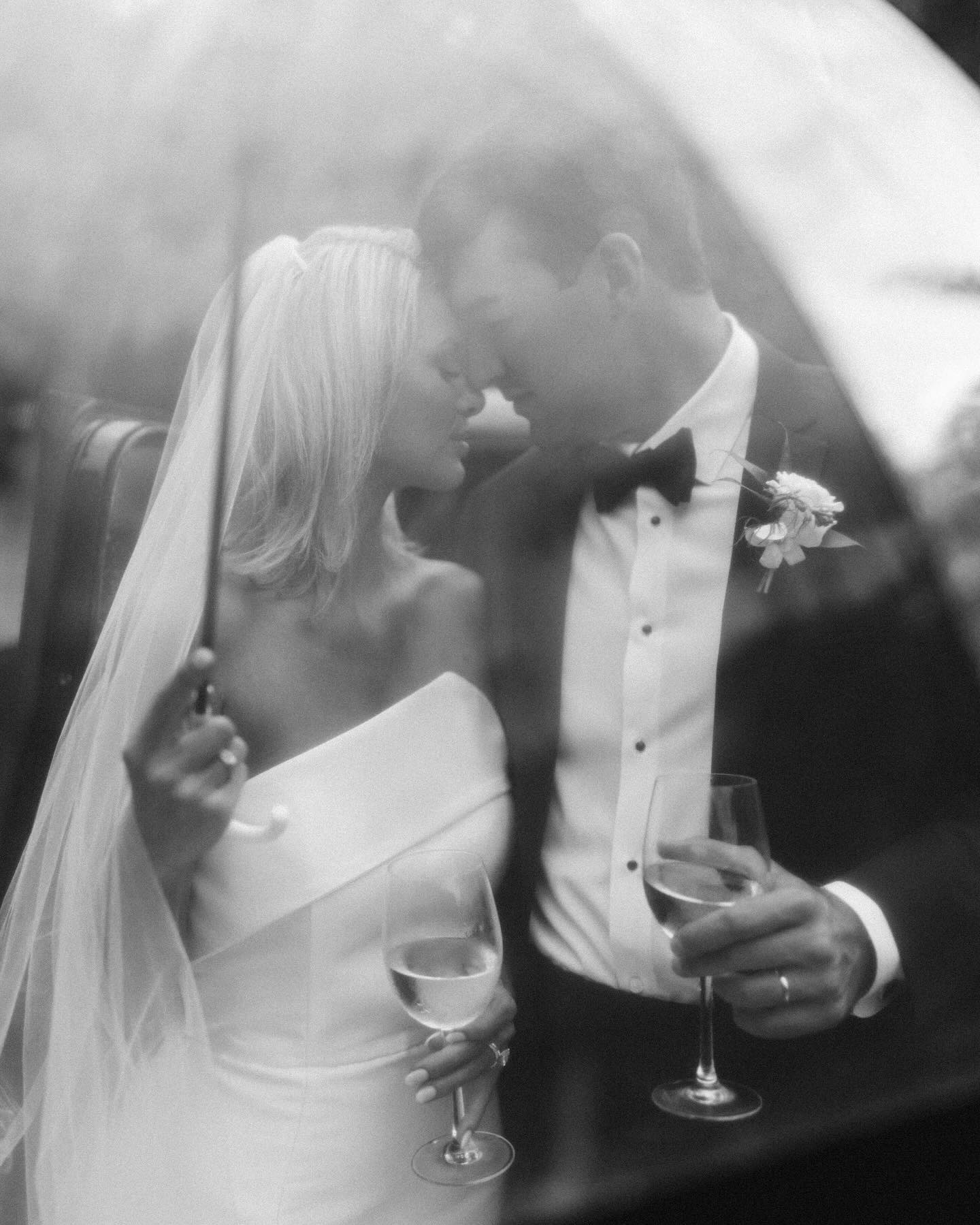 K e l s e y + D a n i e l
6. 14. 25 | J e k y l l I s l a n d, G A
Cheers to the Bells!! An unforgettable weekend at @jekyllclubweddings executed beautifully by @melaniepaigeevents. Guests were hosted all weekend long among the unmatched beauty of the low country. Complete with age old oaks, sparkling waterways, and a resort property that needs nothing more. So much delight! And joy! And love! Congratulations to these newlyweds! #ashlyncatheyphotography