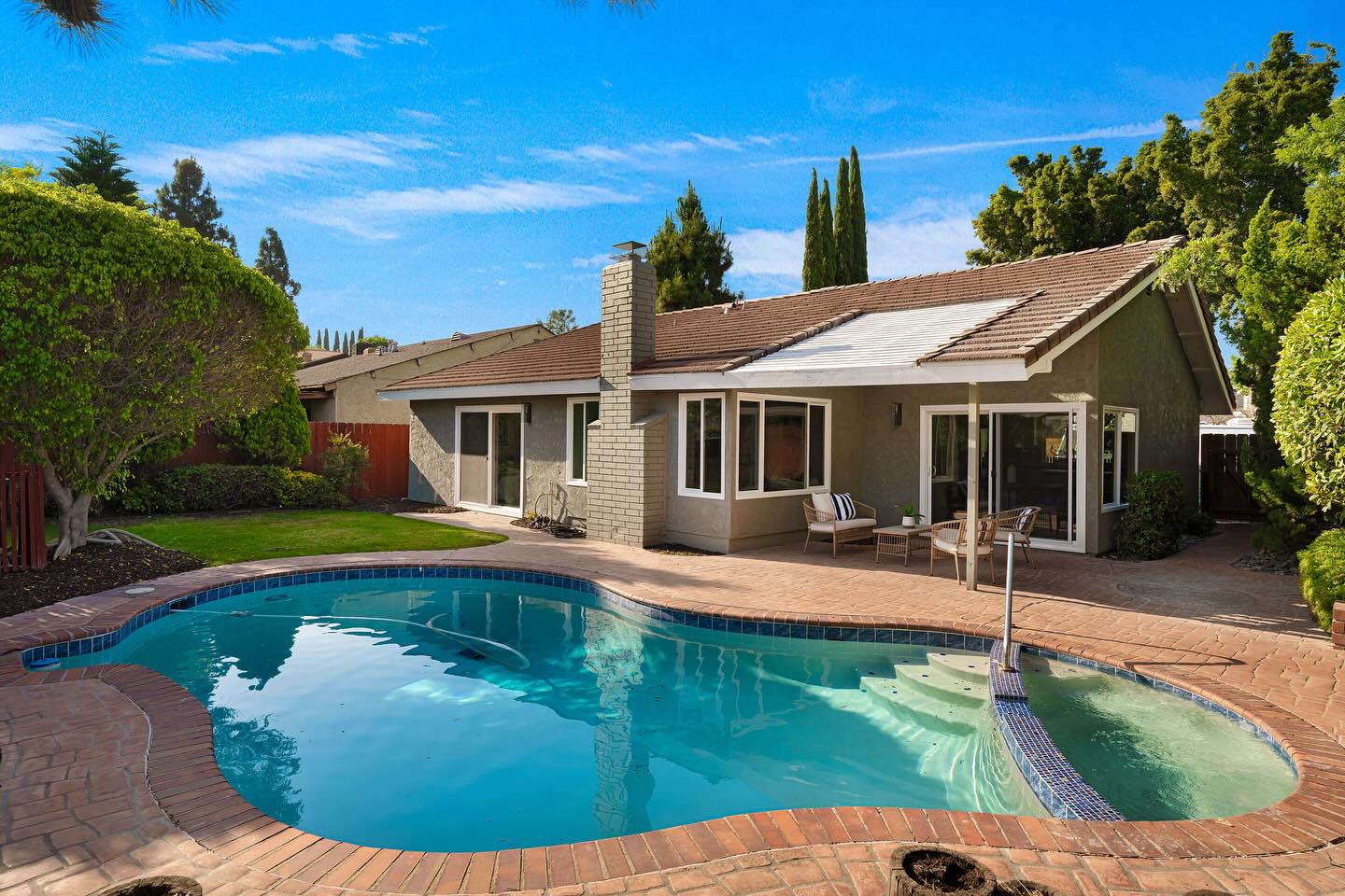 β¨ Sneak Peek! β¨
Your dream single-story home is almost ready to hit the market β and trust us, youβll want to see this one in person.
ποΈ Fully remodeled by Maverick Designs
π‘ 3 beds | 2 baths | just under 1,300 sq. ft.
π₯ Vaulted ceilings + cozy fireplace
πΏ Brick patio, trellis, and your own private pool oasis
π Prime location near parks, schools & shopping
This beauty wonβt stay a secret for long. DM us for an early tour or more details
β
Listed exclusively by Peraza Real Estate
@luisperazarealestate
Luis Peraza
619.920.5630
DRE | 02118046
Finest City Homes