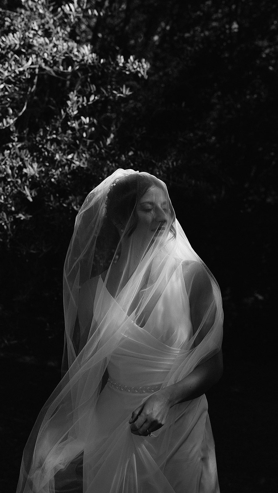 How beautiful is my job?
Witnessing love, joy, friendships, families.. hearing the speeches that detail the story of how these two people came to be, seeing the care and attention everyone gives to each other…
So so good.
Thank you Justyna and Kevin for letting me be a part of your day 🤍