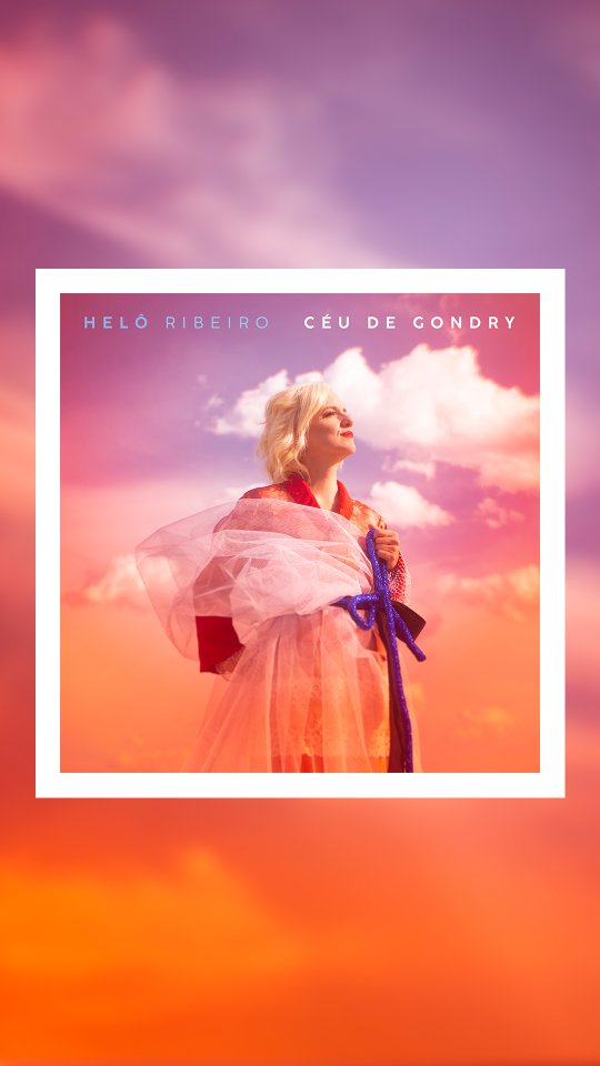 ⚡LANÇAMENTO⚡
No novo álbum “Céu de Gondry” de Helô Ribeiro, realidade e imaginação se embaralham num mundo sonoro de delicadeza e camadas.
Com produção de Allen Alencar @allenalencar e Helô, participações de Lucas Gonçalves @lgoncalvesoficial (Maglore) e Felipe Antunes @antunesfe (Vitrola Sintética), e parcerias com Allen, arrudA @poeta_arruda , Luz Marina @luzmarinaluz e Marcelino Freire @marcelino_freire_escritor , o disco é inspirado no filme Sonhando Acordado, de Michel Gondry, e traz "uma linguagem de sonhos, onde imagens e sensações caminham juntas".
“As músicas vieram como paisagens novas, lugares internos que me pediram passagem. Cantar essas canções é como vagar por esses lugares, com mais acolhimento e menos julgamento.” conta Helô
Já disponível nas plataformas.
📢 Acesse o álbum e a ficha técnica faixa a faixa no link da bio
🗂️ Ficha técnica geral:
Produzido por Allen Alencar e Helô Ribeiro
Mixado e masterizado por Otávio Carvalho @otaviocarvalho.ota no Estúdio Submarino Fantástico.
Foto da capa: Marcos Vilas Boas @marcosvilasboasx
Arte da capa: Élcio Miazaki miazakielcio
Cabelo e figurino: Rogério Romualdo @ghirius
Design e Comunicação: Pamela Prudente @pam.prudente
Imprensa: Stella Sanches @stella.lanches
Distribuição: Tratore @tratorebr
#HelôRibeiro #CéudeGondry #lançamentomusical #pequenoimprevisto #novidademusical
