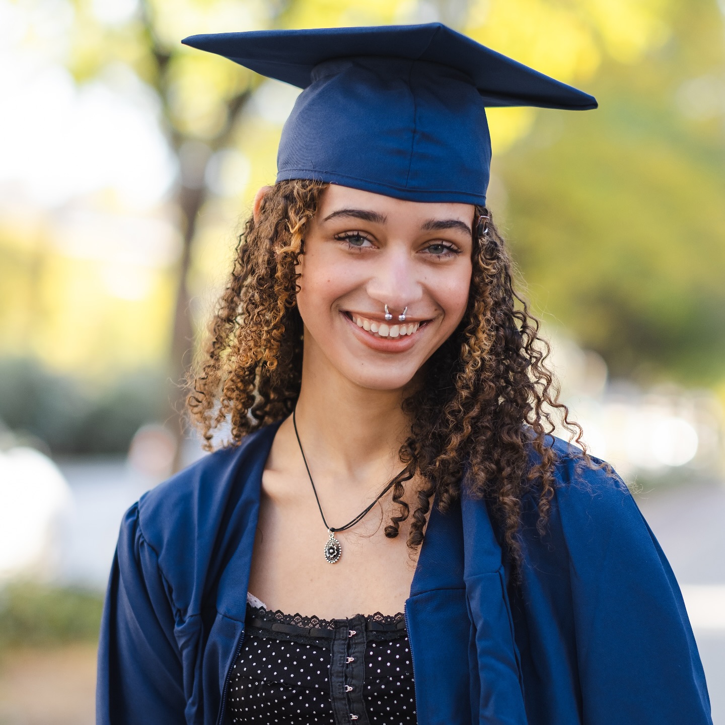 Countdown to ACIL International High School graduation 2025!
This is Jessie!
📍 From California, USA 🇺🇸
🔜 Boston University 🇺🇸 Pursuing a degree in journalism
📖 Jessie pushes herself forward as she reminds herself to always “have fun!”