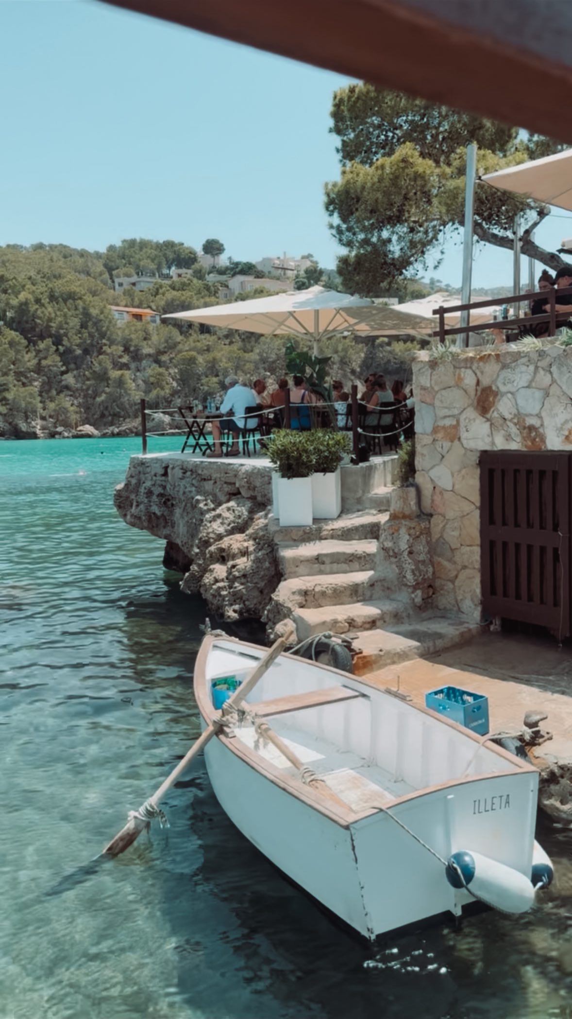 📍Restaurante Illeta, Mallorca
This must visit restaurant is set in a stunning unique location that can only be accessed via a wooden footbridge from Camp de Mar beach as it’s built onto a tiny island surrounded by the glittering turquoise sea.
In all honesty even though aesthetically I knew the restaurant would be beautiful because of its location, I wasn’t sure if it was going to be a bit of a gimmick given that it has become somewhat insta famous over the last few years, however the food really didn’t disappoint, we had one of our favourite meals of the trip here and for what you get it’s reasonable price wise as well (expect to pay around €20-€30 for a main).
I would definitely recommend making a reservation a few weeks before visiting as it did get very busy, but despite this the service was great (even though we did feel a bit rushed off our table once we had finished eating!)
You can then spend the rest of your day on Camp de Mar beach where you can hire 2 sunbeds with an umbrella for €16.
Save this post for your next trip to Mallorca 🤍
#mallorca #campdemar #restauranteilleta #andratx #mallorcarestaurants #visitmallorca #summervibe