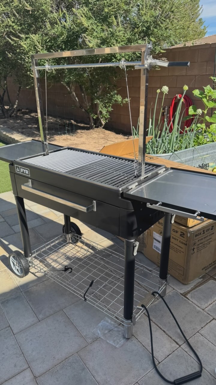 🔥 FYR Grill Unboxing and Assembly
10/10 experience unboxing and assembling the new FYR grill with Santa Maria attachment. Everything was in great shape with absolutely zero damage tot the product. Amazing job @fyrstarter @overthefirecooking
#fyr #fyrgrill #overthefirecooking #bbq #santamariabbq #steak #food #foodie #grill #charcoal #barbecue