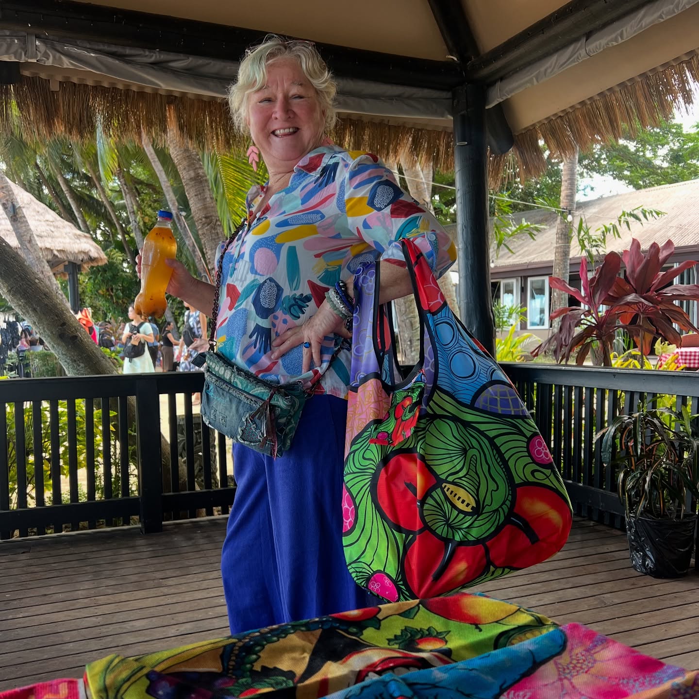 Markets have a magic of their own. It’s not just about the art or the shopping — it’s the people, the stories, the energy. I met a special lady at Vuda Marina Market the other day, and her smile, her kindness, and the way she appreciated my art honestly made my day.
Moments like that remind me why I do this — they push me to keep growing, not just as an artist but as a soul full of purpose and passion.
I love meeting colourful souls, hearing their stories, and soaking up the joy these markets bring. Vinaka to the beautiful people of Fiji — for your warmth, your simplicity, and the way you live life with such heart. Can’t wait for the next one.
@vudabeachmarket
#colourfulpeople #becolourful #ilovemarkets
#fiji #paradise #artesanais #suportartist