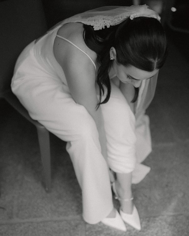 Still obsessed with this 🤍🥹
Foto: @tina.koenig.fotografie
Brautstyling: @isabelaartistry
Location: @gut.aichet