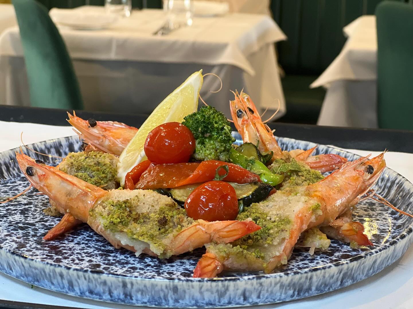 🌟✨ Dive into a culinary delight with our king prawn pistachio gratin! 🦐🌰 This dish features succulent king prawns topped with a crunchy pistachio crust, perfectly paired with a medley of seasonal roast vegetables. 🥦🍆
Indulge in the harmonious flavors and vibrant colors that make every bite a celebration of taste! 🎉💚
🌿✨ Tag your foodie friends and let’s make this a dinner to remember!
#foodie #prawngratin #deliciouseats #seasonalveggies #culinarydelight #gourmetcooking #instafood #yum #follow #northlondon #northlondonrestaurants #mysecretlondon #toplondonrestaurant #bestitalianrestaurant #eatoutlondon #family #smallbusiness #supportlocalbusiness #michellin #londonguide #londonfoodguide #londonhiddengem #finest #partylondon #hellonorthlondon #bbcfood #italianfood #love
