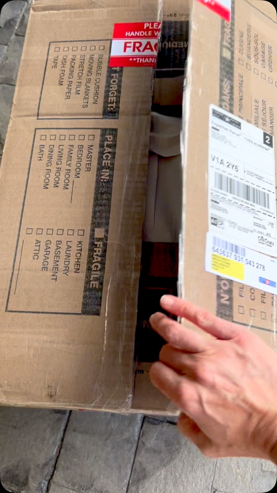 Nothing but gorgeous delights in this box 😍
Just in time for Summer Markets. I can’t wait to show you Oleg’s beautiful work in person ❤️ @palmarispuzzles you are the best!!!
#aroundtheworld #aroundtheworldpuzzle #artcollaboration #woodenpuzzles #madeincanada #collectibles #puzzlelover #olegisagenius