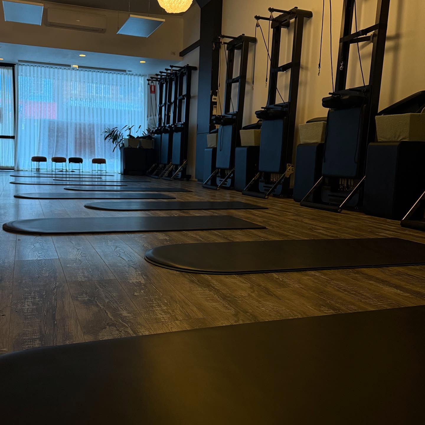 HOT MAT PILATES CLASSES ARE STARTING NEXT WEEK! Below is everything you need to know!
** Bookings are now open to book your perfect class time. You can do this via the Studio website www.beyondmovementthestudio.com.au or via the MOMENCE app! If you haven’t transferred across from the old booking app, send me a message!
** Bring a towel to lay on your mat + water! Wear clothes that you feel most comfortable in, whilst moving in heat!!
** If you feel slightly nervous about the heat, don’t stress! At either ends of the studio, it’s slightly cooler as there are no panels above you! For everyone who has seen those extreme hot Pilates videos on social media (it’s not like that)! The heat is a dry heat, the same as an infrared sauna. It has many benefits and allows you to breathe whilst increasing your body temperature! You are likely to feel hot not only from the room temperature but as your body heats up from the exercises too!
** Classes are always created with exercises that can easily be modified or intensified to suit everyone! MAT Classes are designed to incorporate full body activation and exercises, with lots of challenges along the way! Rest and reset always encouraged in the HOT room and take as many drink breaks as you need.
** There has been lots of new Pilates accessories arriving at the Studio this week that will not only be used in Mat Classes but Reformer too! Including heavier hand weights, x3 strength resistance bands, core sliders, new Mats which will be laid on top of the current mats for extra support whilst on the floor!
** We can’t wait to see you for our open day on Sunday! Myself and Nelly will both take you through each class, which means 1 of us can come along and help or guide as you need!
Pretty please cancel if you’re no longer able to make it, as there are still over 20 people on the waitlist across all classes.
If you have any other questions, please reach out or call in!
Like always, the Studio was created to allow a space for every one of all ages, abilities and fitness levels to experience movement that moves beyond. Movement is for everyone, and the studio is a very special community for that 🤍
Courtney xx