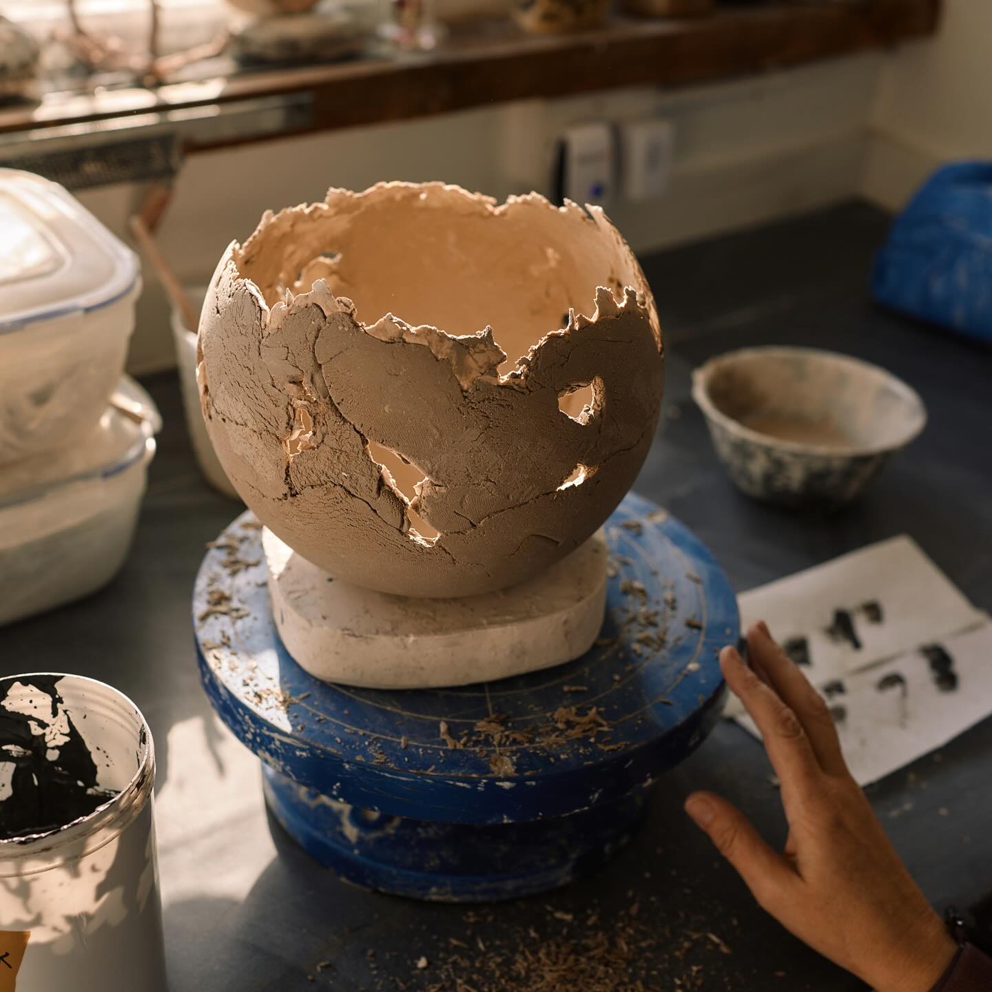 Balance bowl - in progress
Image by Liz Seabrook Photography.
I was recently asked by a gallery to provide some portrait photo’s and candid studio shots so I reached out to @lizseabrook. A photographer whose work I have admired on Instagram. To my delight she agreed to come over for a day of photography.
I particularly liked this image she captured. The way the light illuminates the bowl is the perfect example of one of the driving forces behind my work; the creation of forms and surfaces whose appearance alters with light. Once fired the porcelain will also bring an extra element of interaction to this piece, adding translucency to the delicate areas of the clay.
I will be sharing more of Liz’s photographs with you over the coming weeks.
I’m heading of to Compton Verney today to set up for Potfest in the Park.
The weather looks like it’s going to be amazing so it should be a great weekend!
•
•
•
@potfest.co.uk
#artistsstudio
#artexhibition
#contemporaryart
#sculpturalvessel
#newwork
#firedthings
#ceramics
#ceramicart
#ceramica
#céramique
#contemporaryceramics
#contemporarysculpture
#contemporarycraft
#interiordesign
#interiorbeauty
#naturedesign
#sculpture
#art
#clay
#陶芸
#ccdirectory
#craftpottersassociation