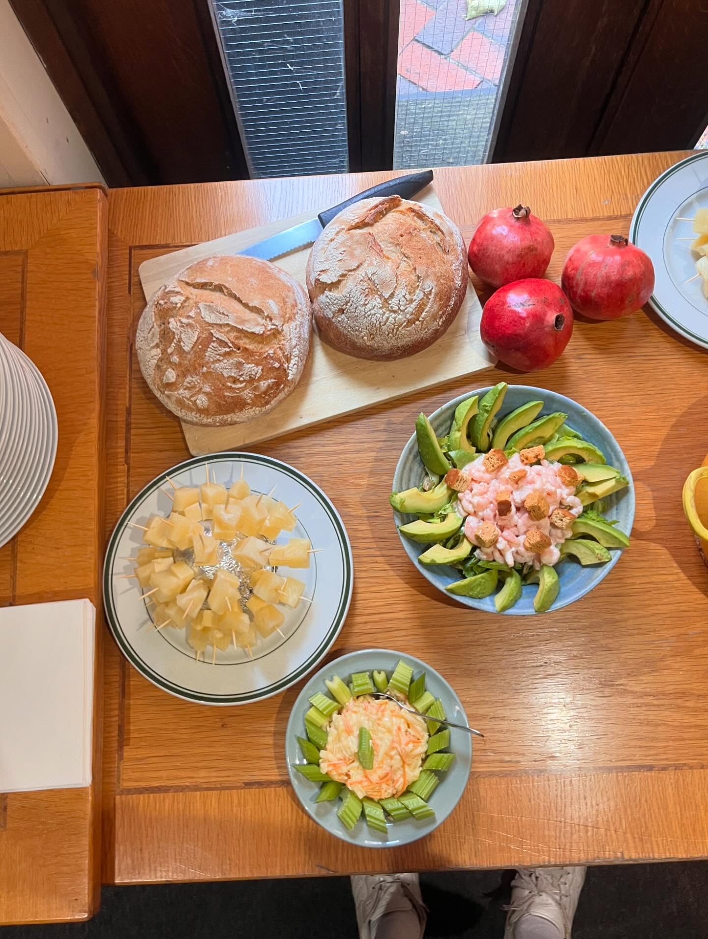 Today after church we had a most wonderfully creative take on our themed Sunday lunches cooked up by our very own superstars @murielzaghawriter and Danny who transported us back to the 80s via our palettes with this fabulous retro, 80s dinner party themed spread complete with cheese-pineapple hedgehogs and everything-avocado. I feel as though I need to listen to a lot of Madonna now.